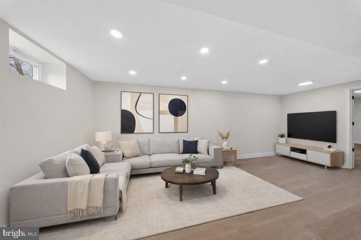 HOLLAND ACRES - Residential