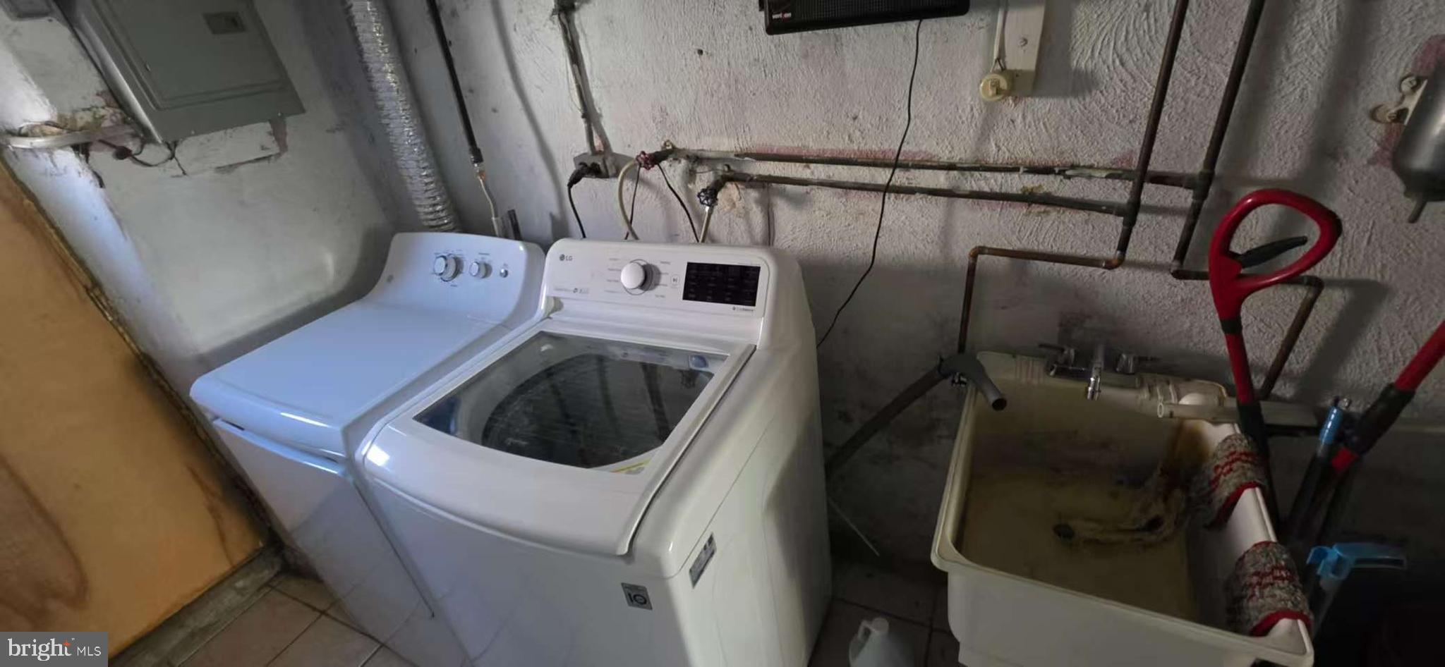 PHILADELPHIA - Residential