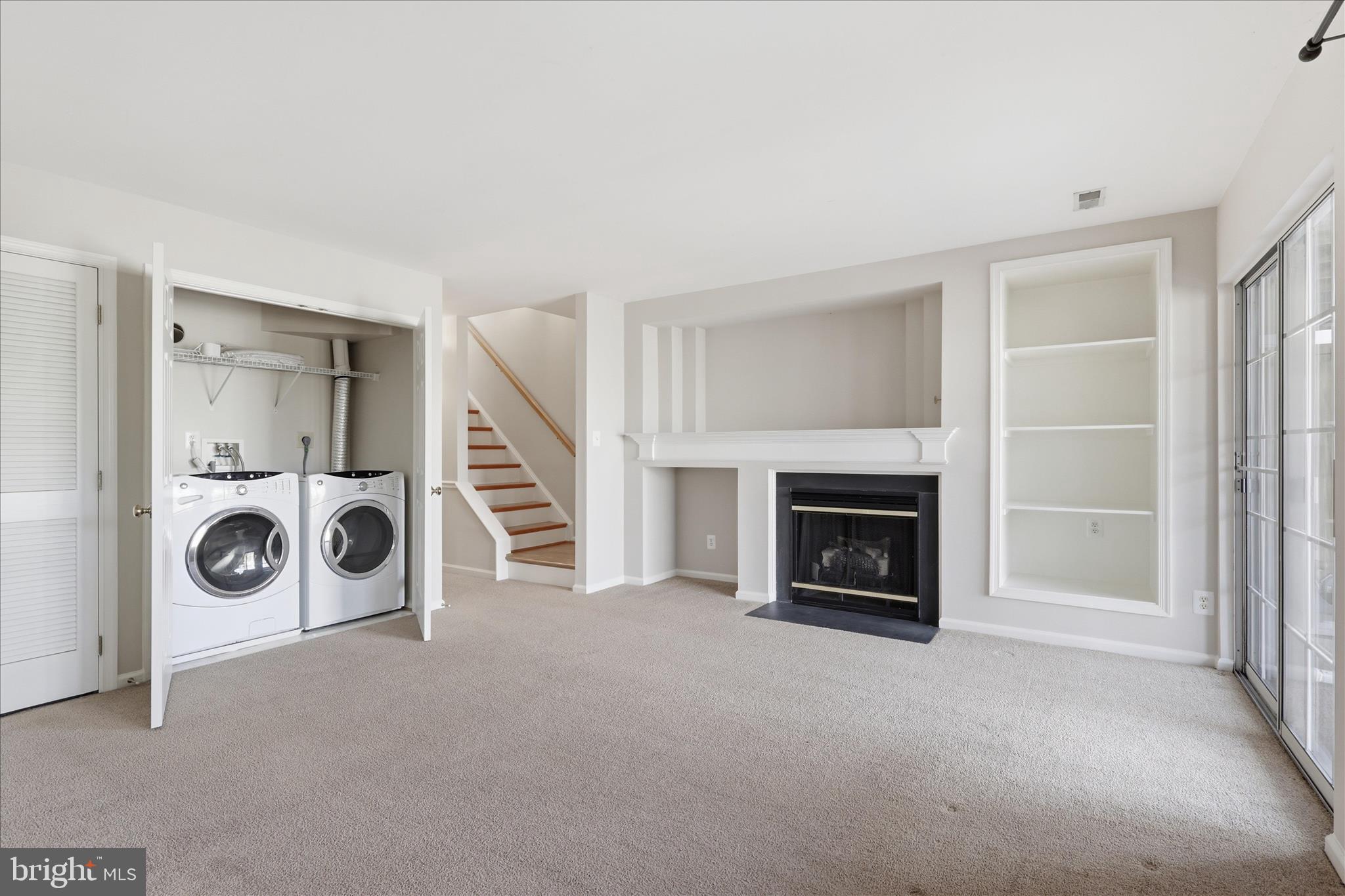 SIGNATURE AT BROADLANDS - Residential