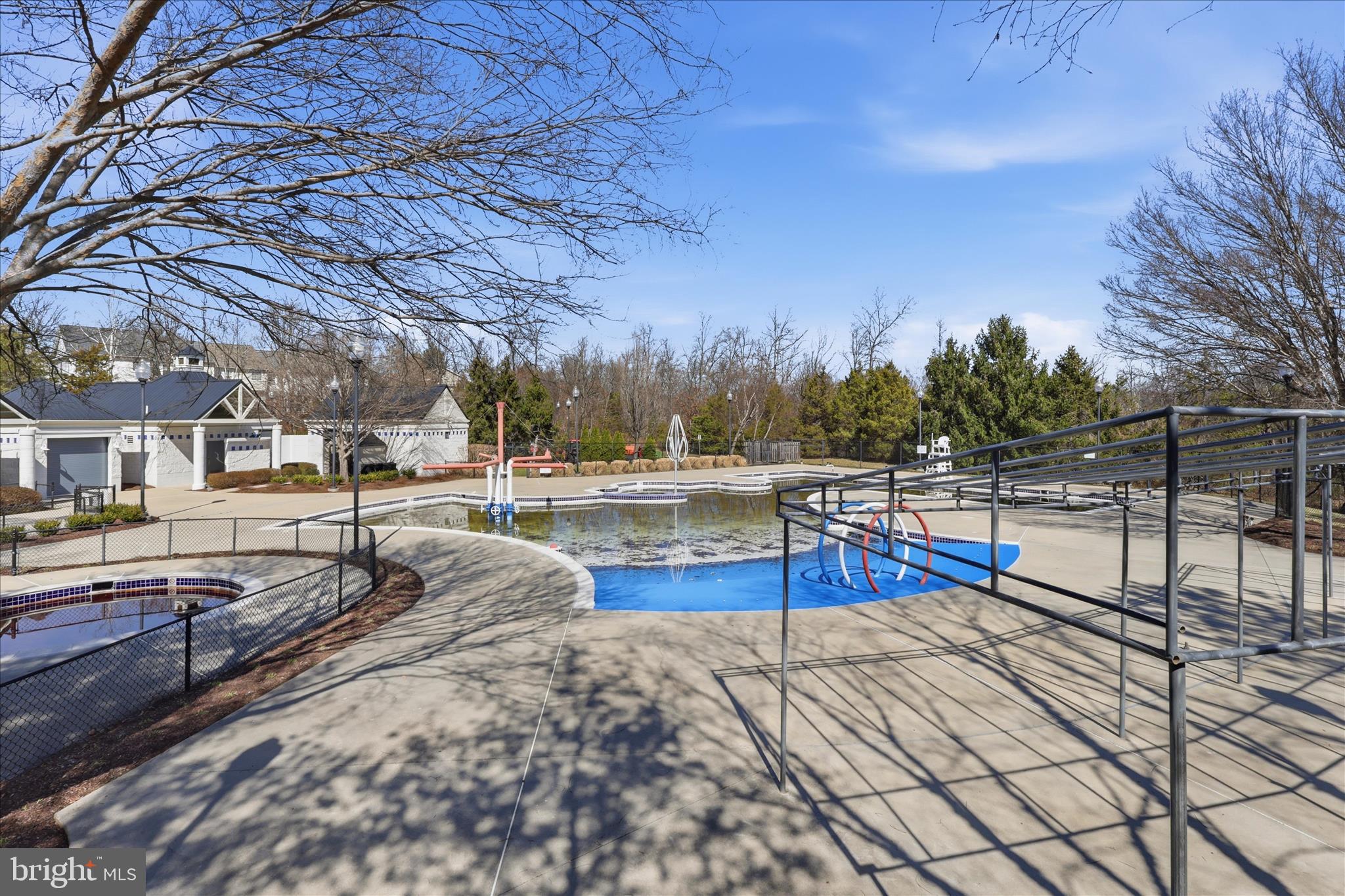 SIGNATURE AT BROADLANDS - Residential