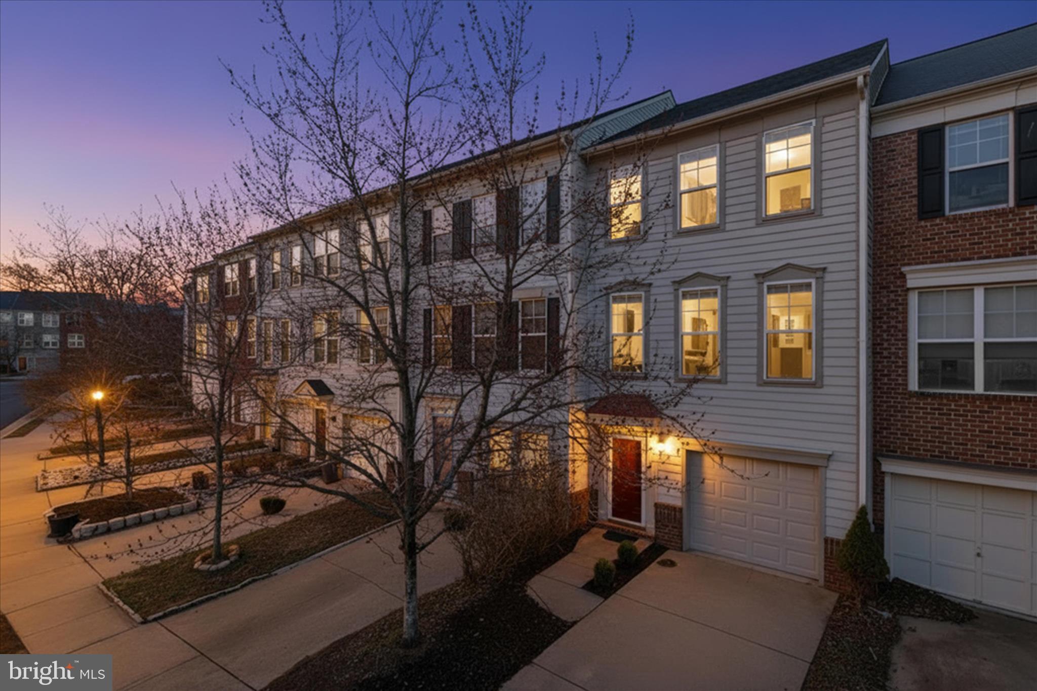 SIGNATURE AT BROADLANDS - Residential