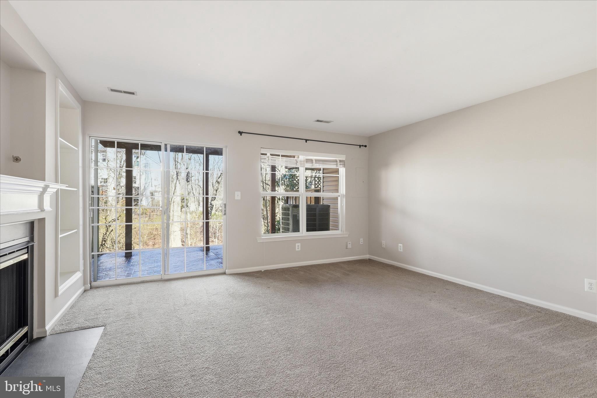 SIGNATURE AT BROADLANDS - Residential