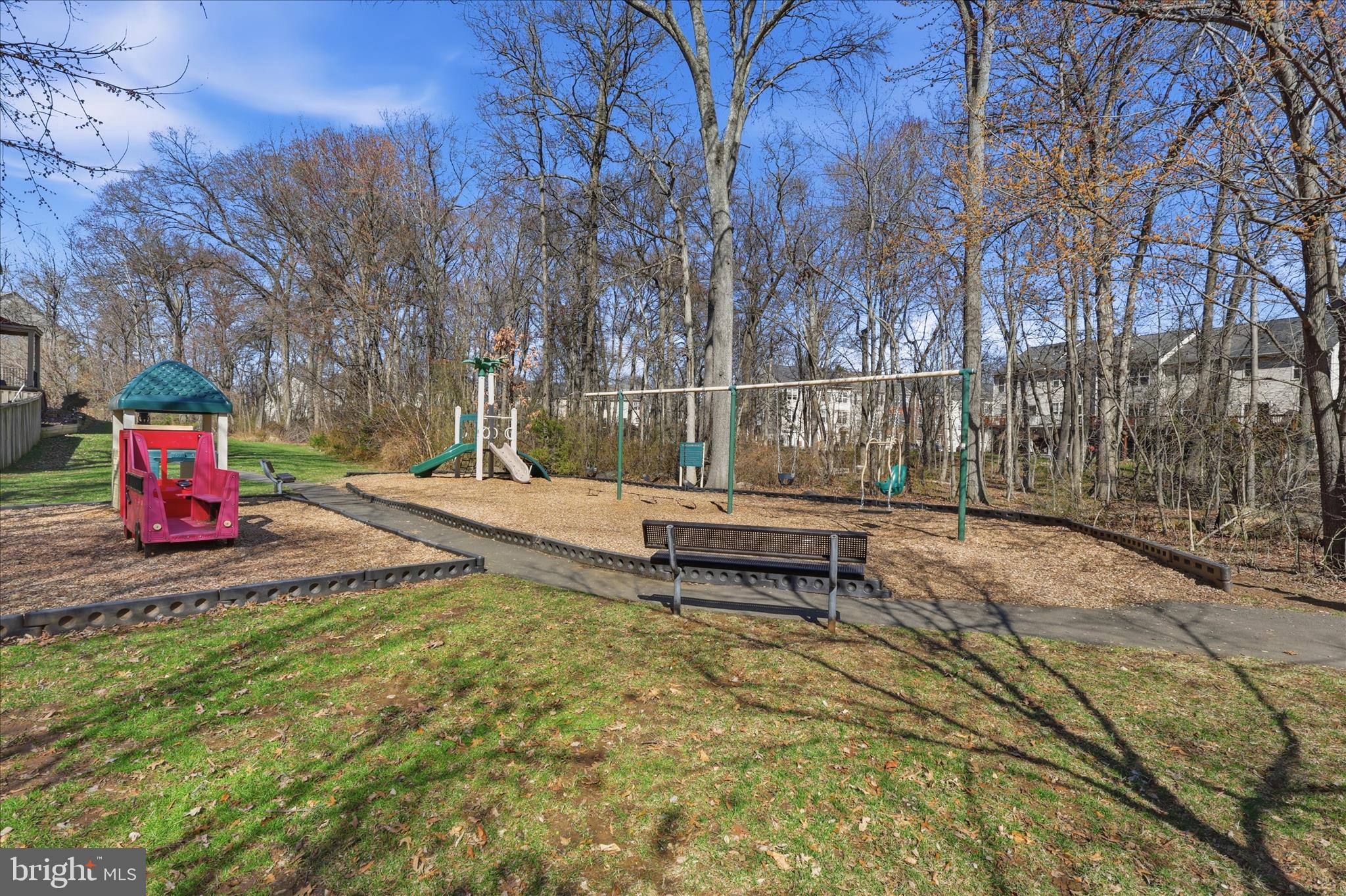 SIGNATURE AT BROADLANDS - Residential