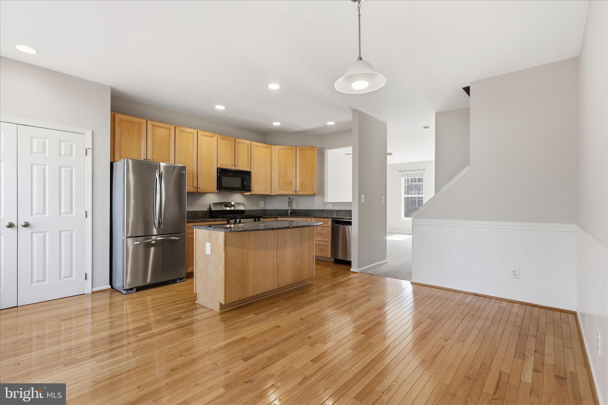 SIGNATURE AT BROADLANDS - Residential