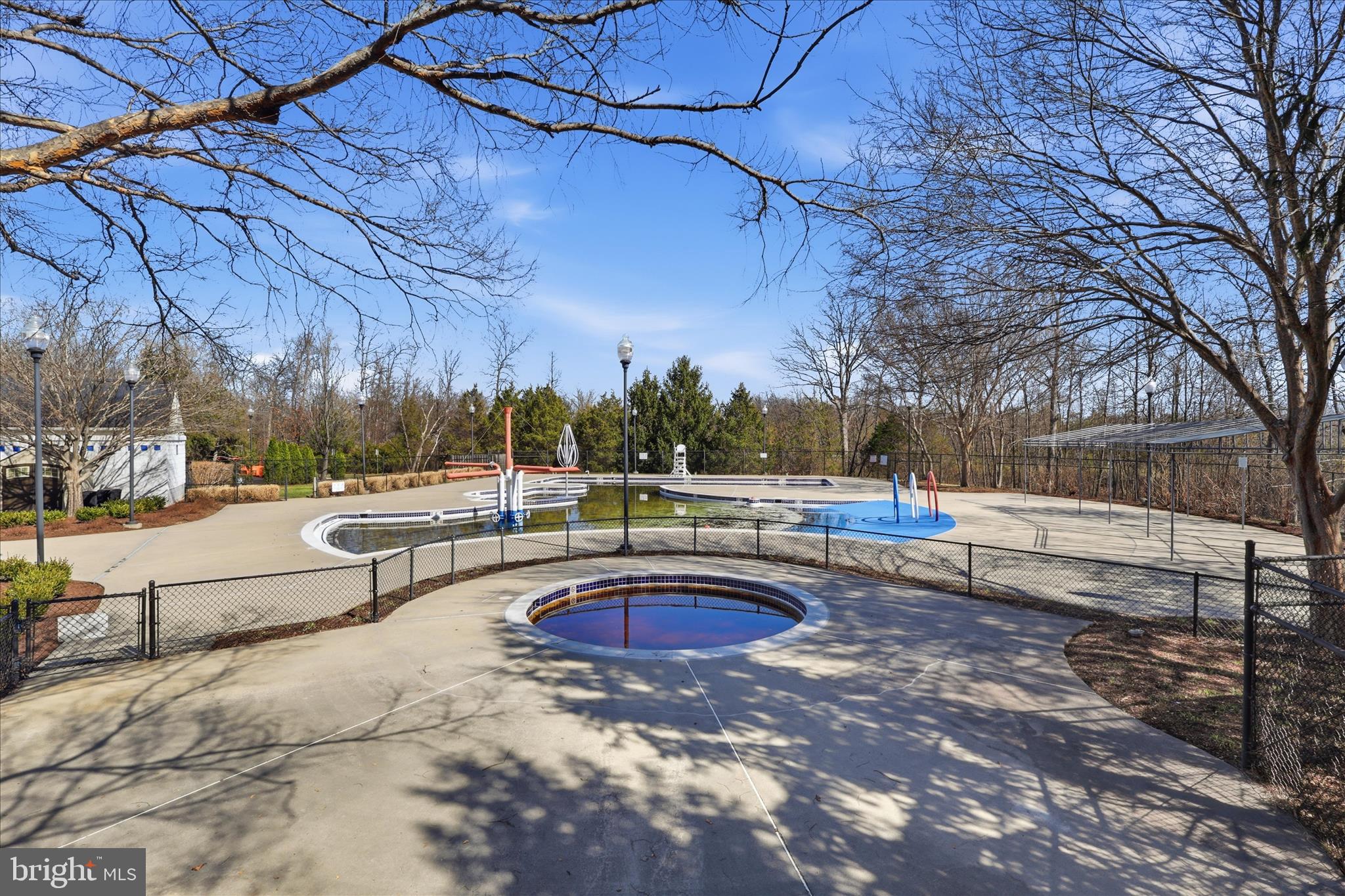 SIGNATURE AT BROADLANDS - Residential