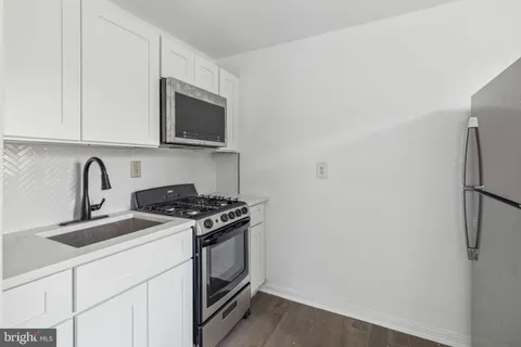 2307 Haverford Road Unit A, Ardmore, PA MLS: PADE2085058