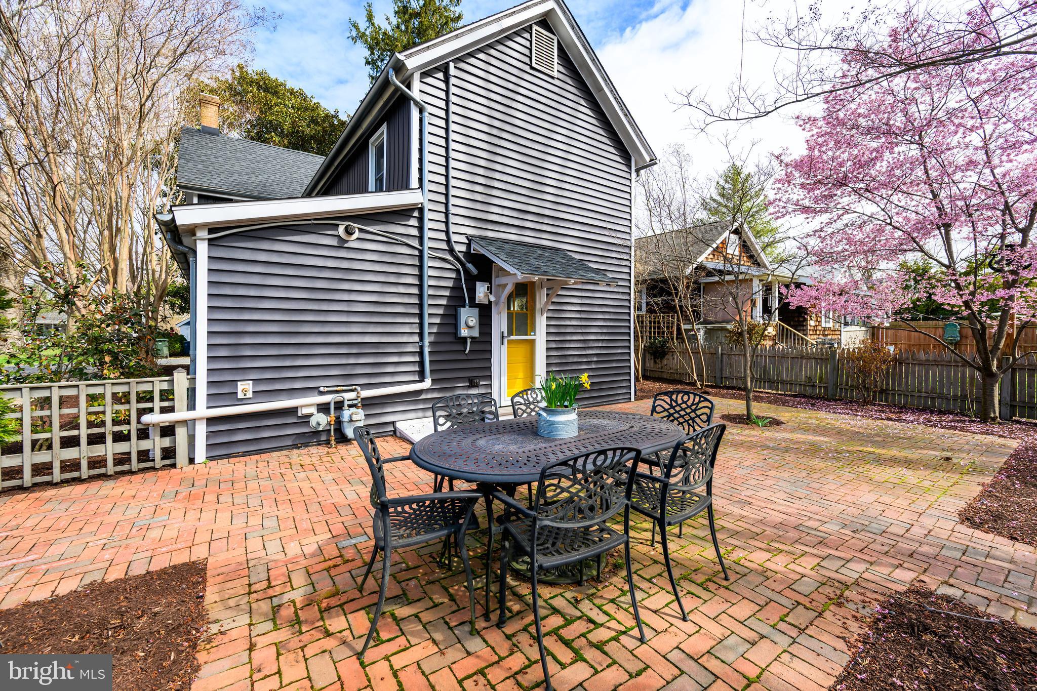 EASTON - Residential