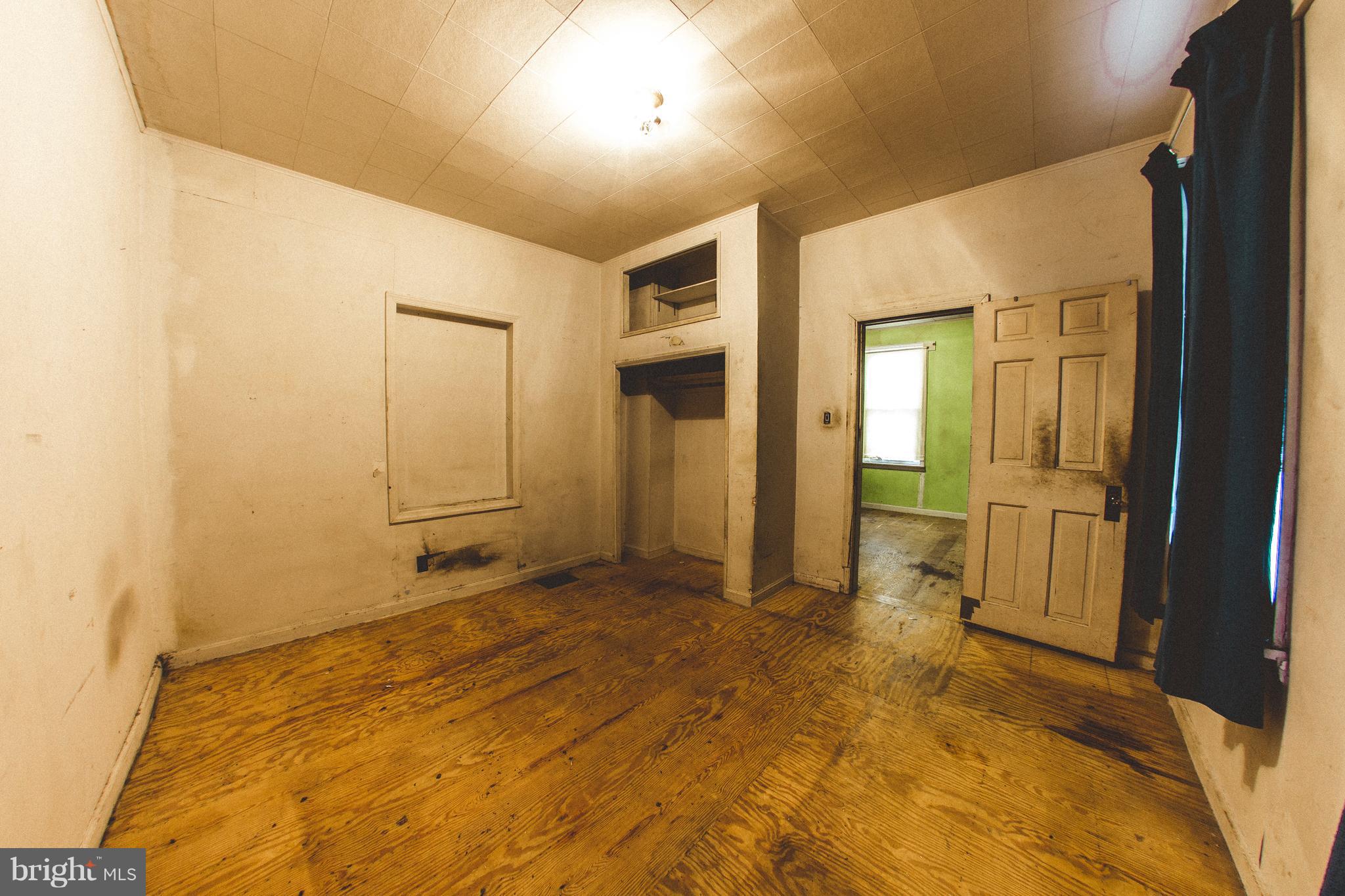 MT RAINIER- RHODE ISL AV - Residential