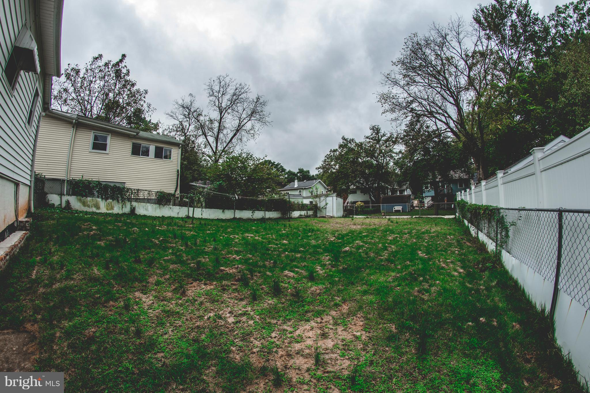 MT RAINIER- RHODE ISL AV - Residential