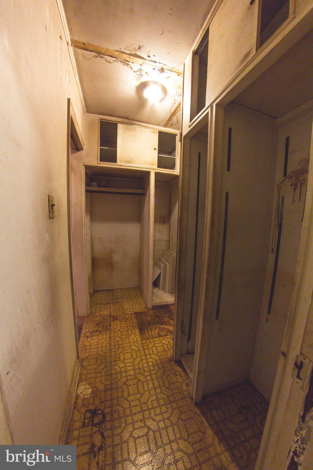 MT RAINIER- RHODE ISL AV - Residential