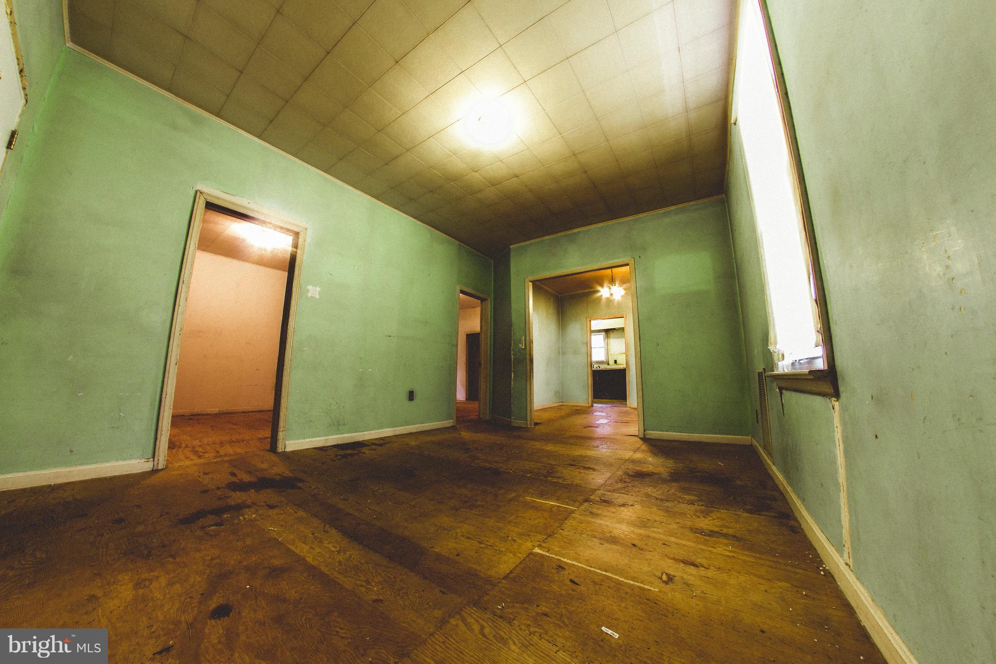 MT RAINIER- RHODE ISL AV - Residential