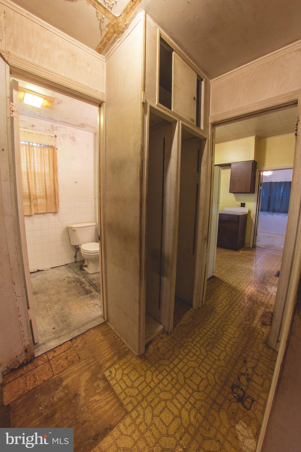 MT RAINIER- RHODE ISL AV - Residential