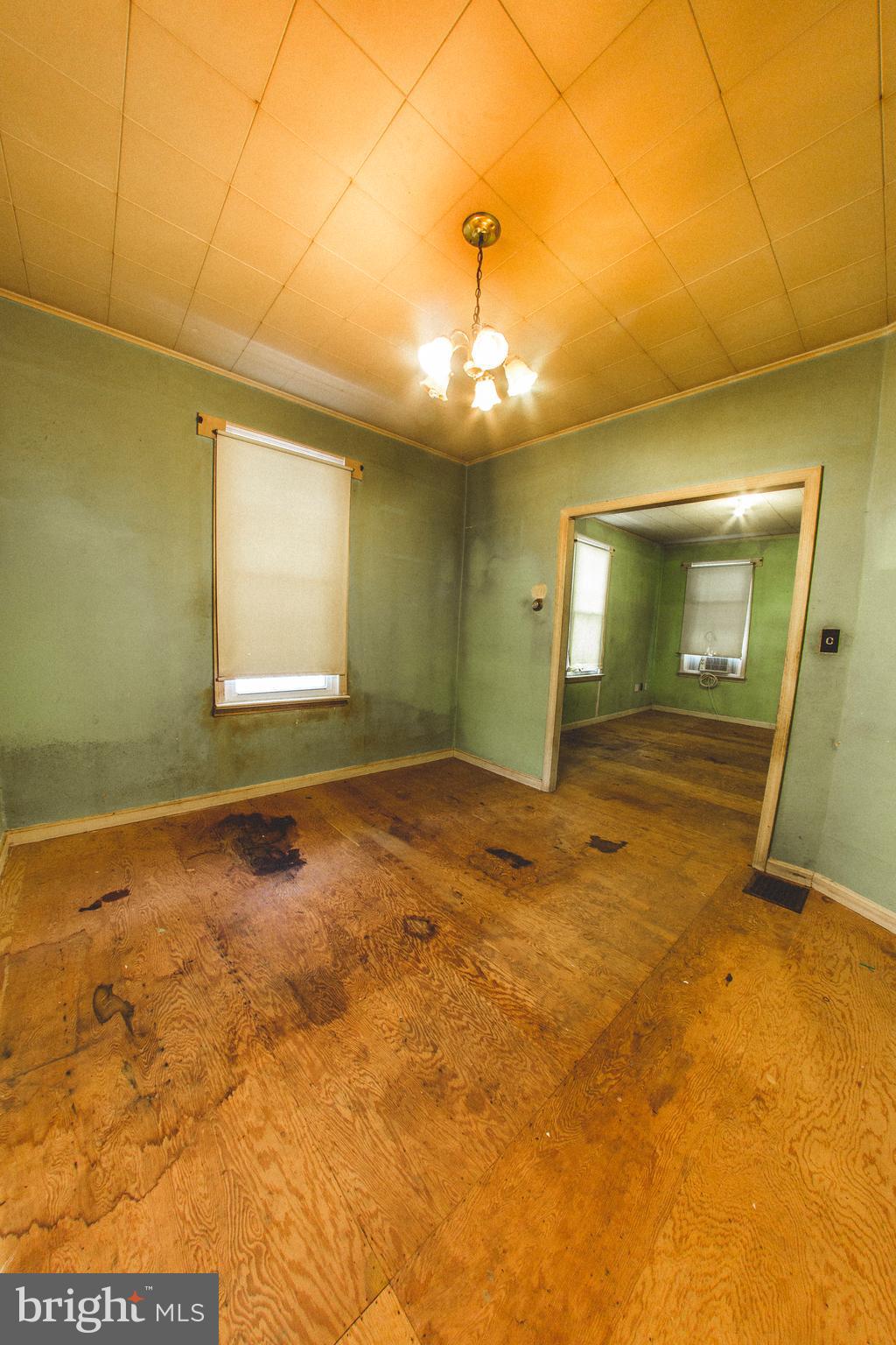 MT RAINIER- RHODE ISL AV - Residential