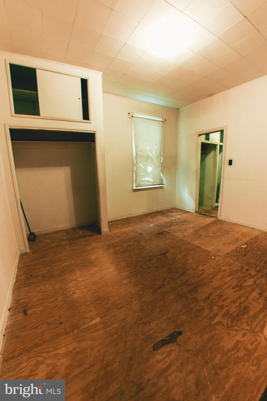 MT RAINIER- RHODE ISL AV - Residential