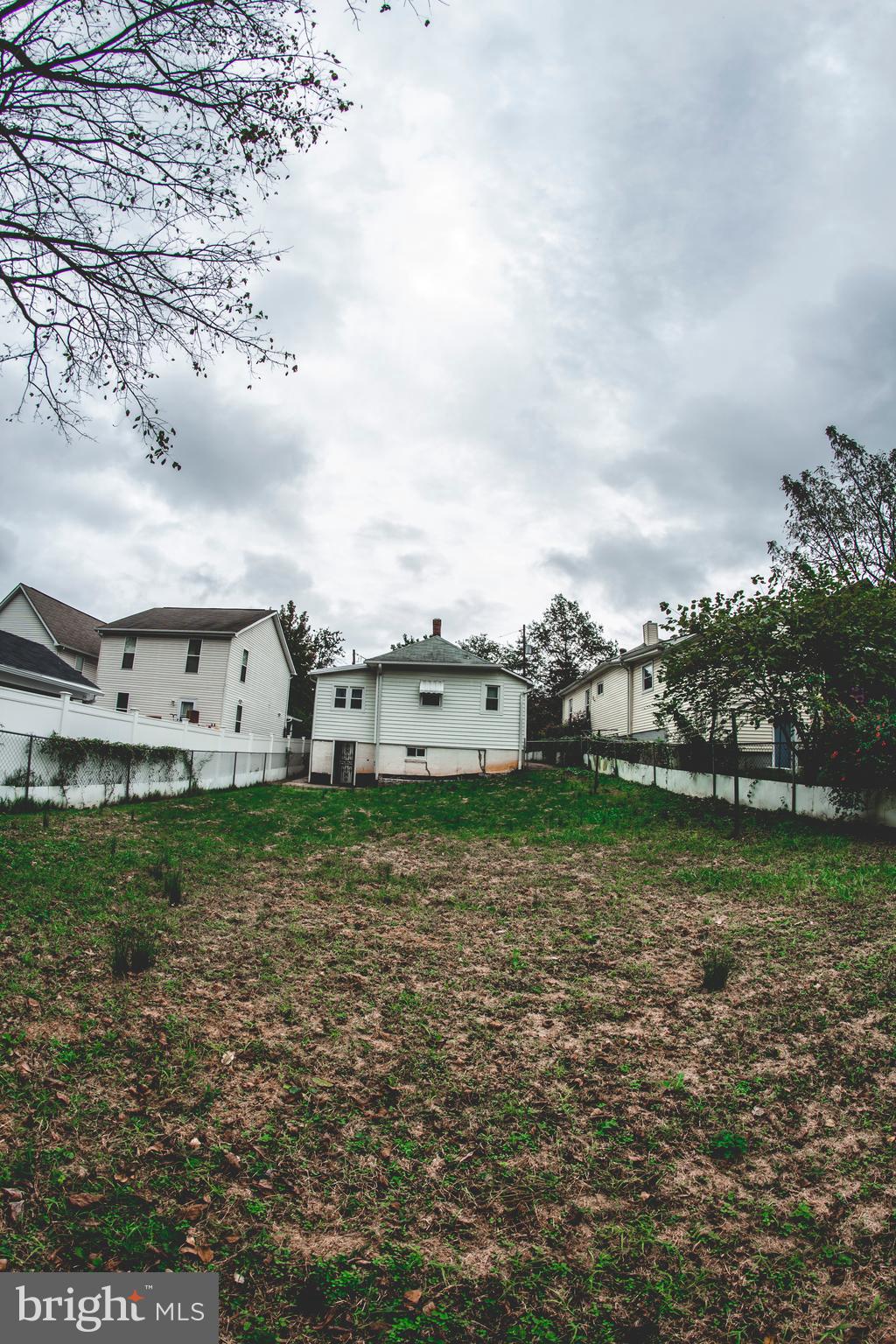 MT RAINIER- RHODE ISL AV - Residential