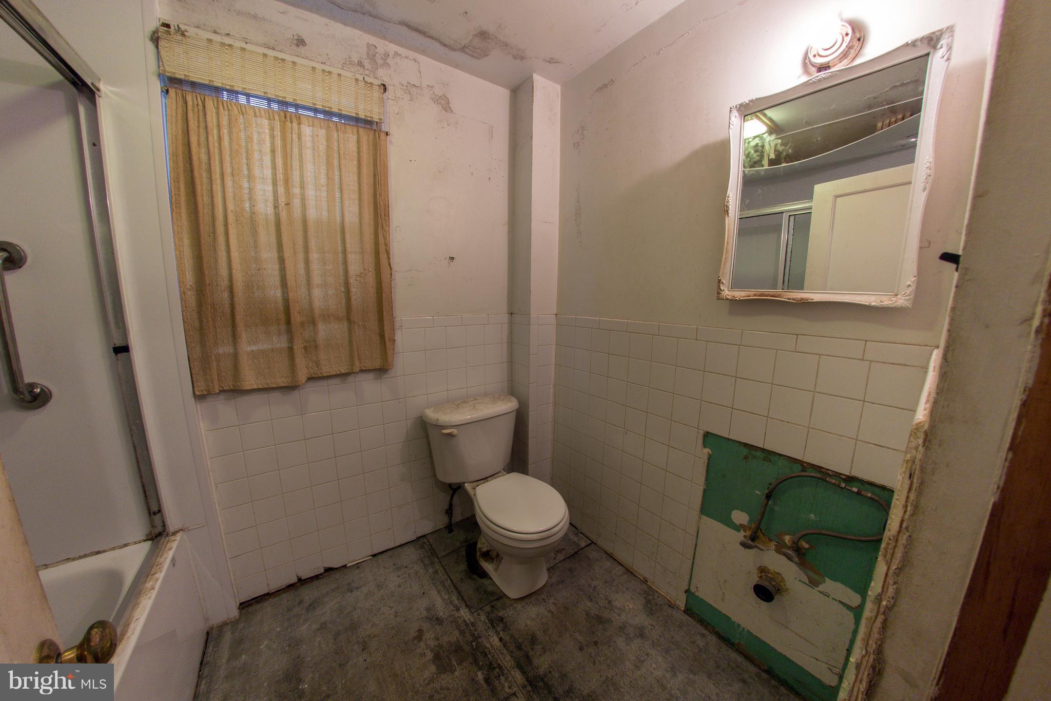 MT RAINIER- RHODE ISL AV - Residential