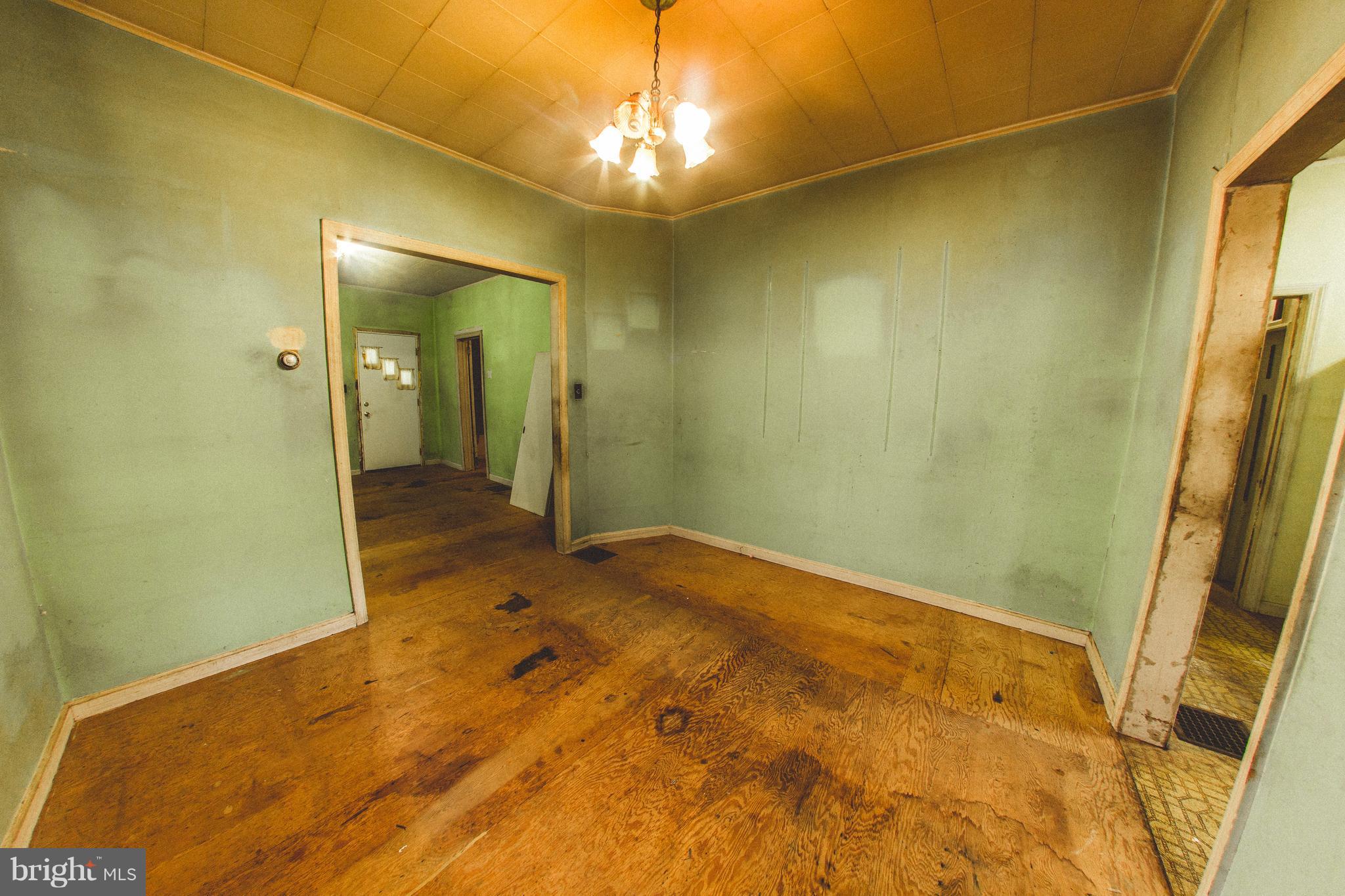 MT RAINIER- RHODE ISL AV - Residential