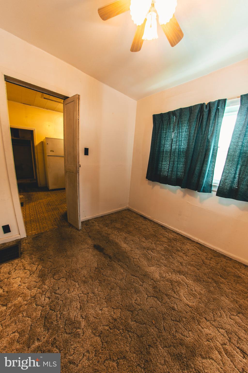 MT RAINIER- RHODE ISL AV - Residential