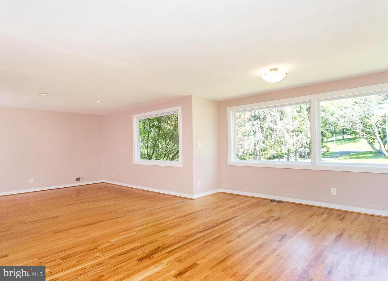 LYON ACRES - Residential