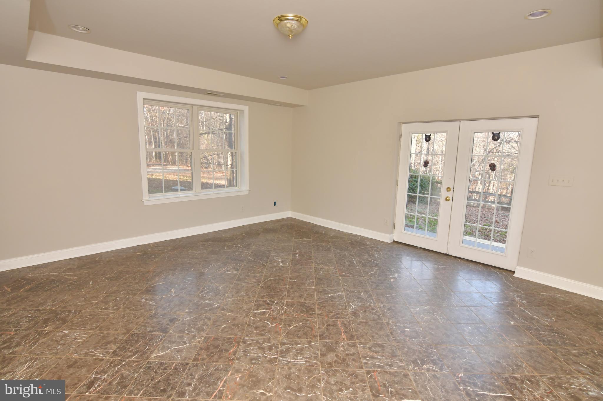 RIVER RIDGE ON THE SHENANDOAH - Residential