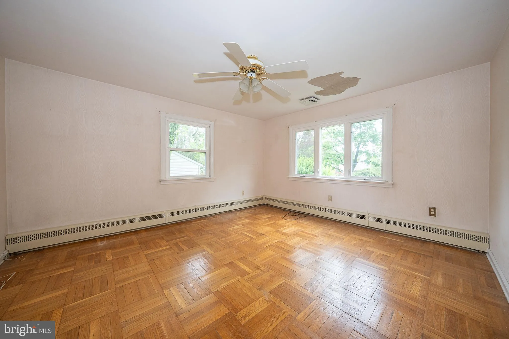 West Chester, Pennsylvania 19380, United States, 3 Bedrooms Bedrooms, ,2 BathroomsBathrooms,Residential,Pending,130015