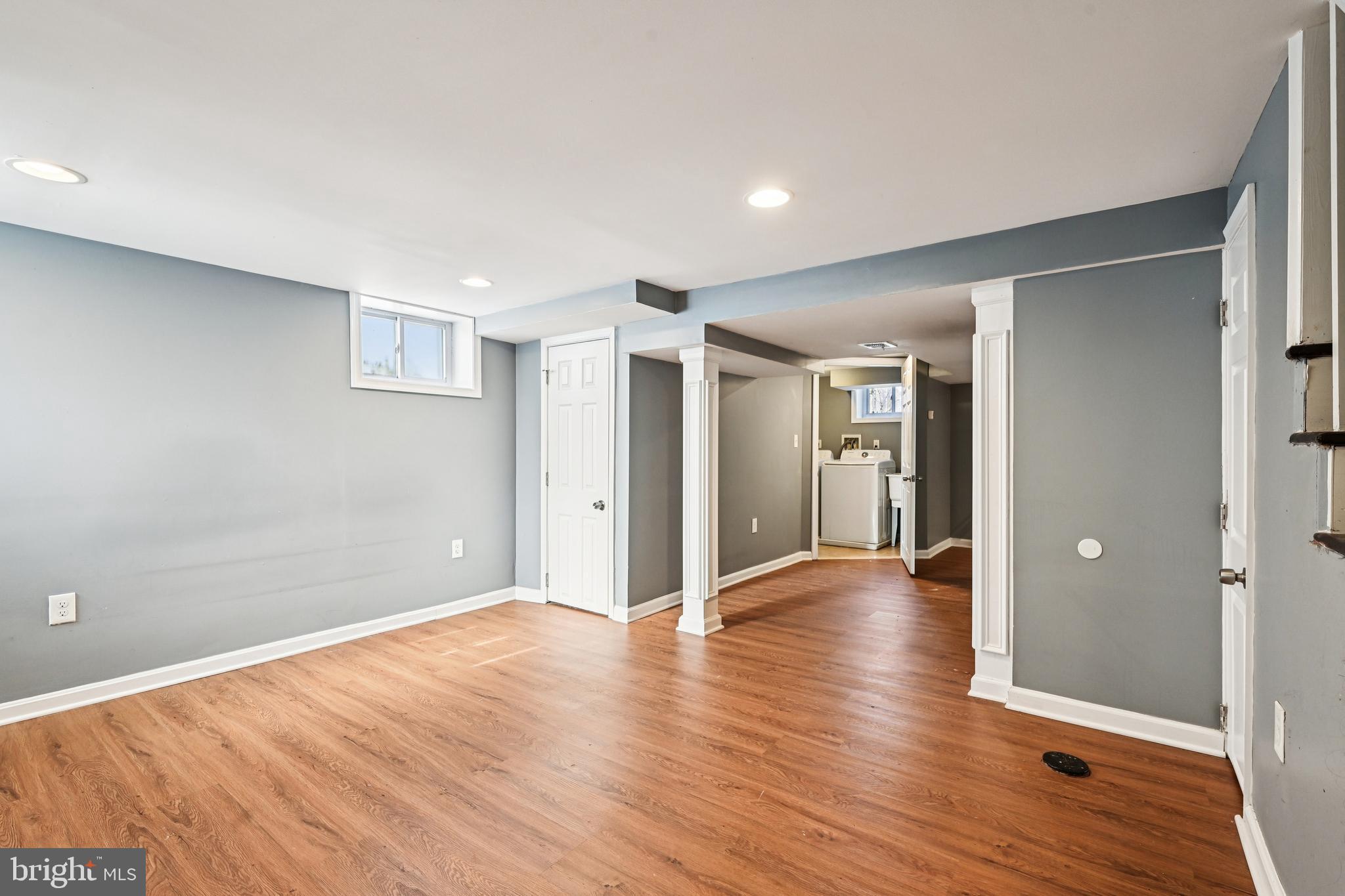 TEN HILLS - Residential