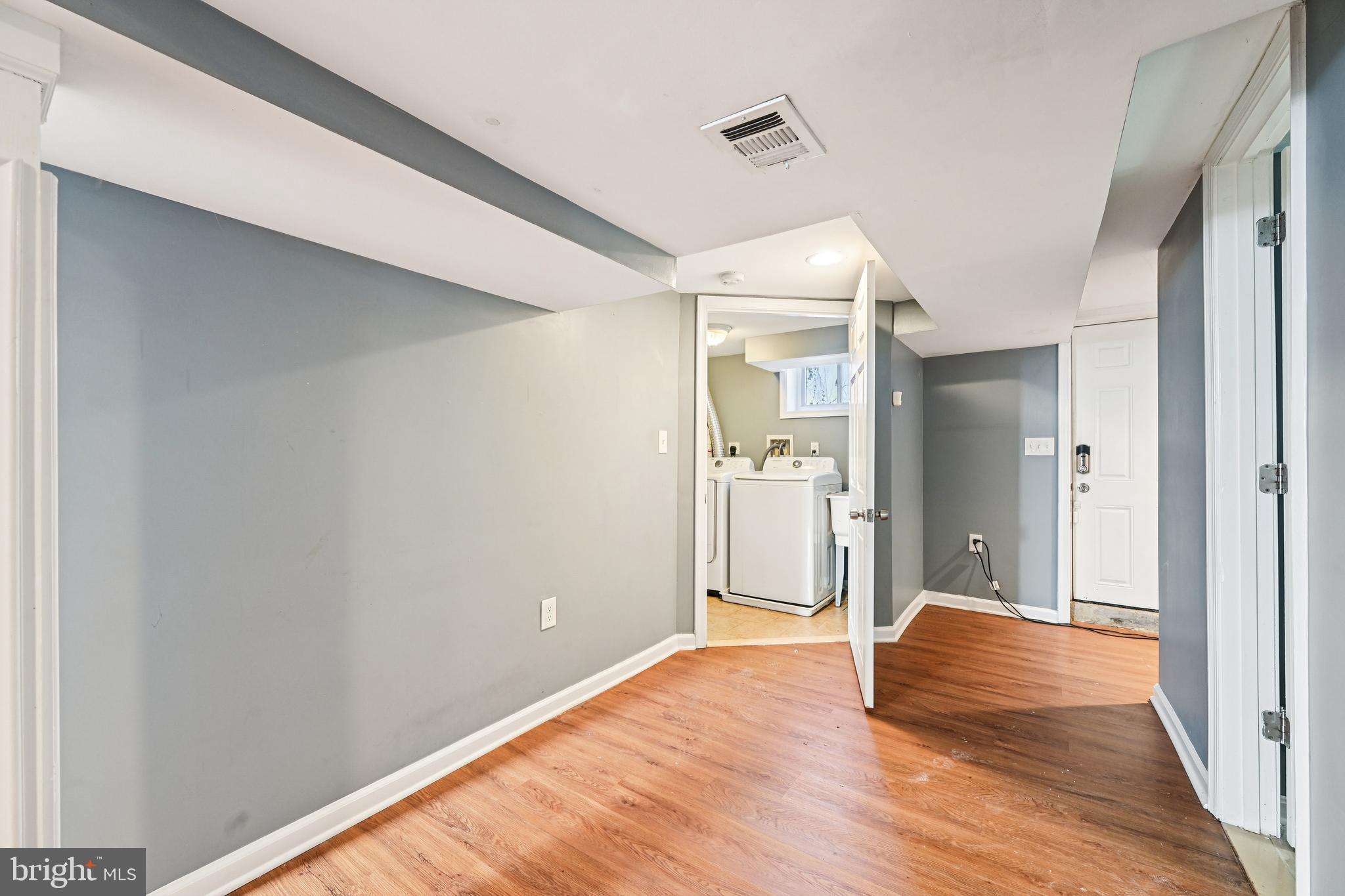 TEN HILLS - Residential