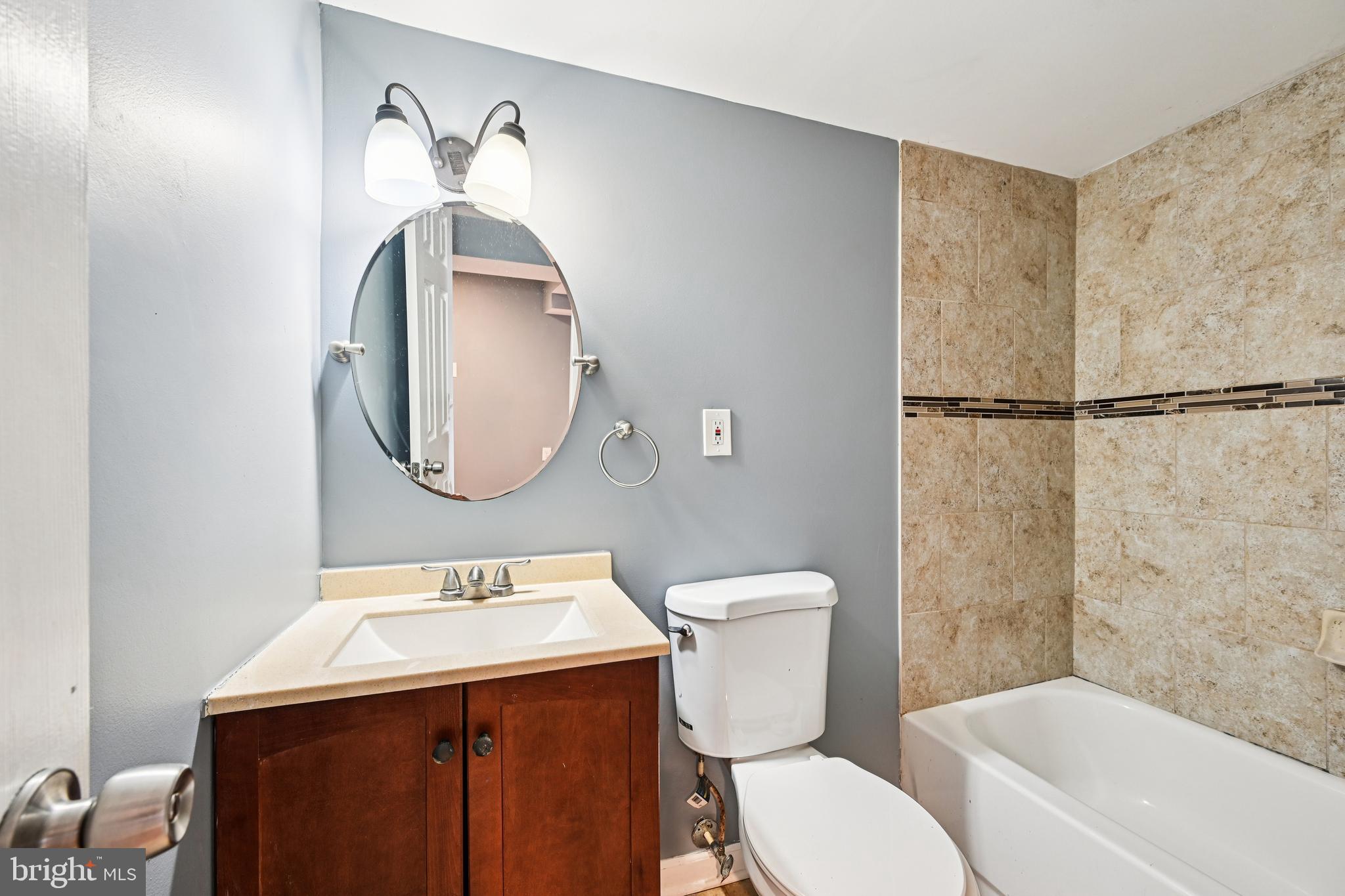 TEN HILLS - Residential