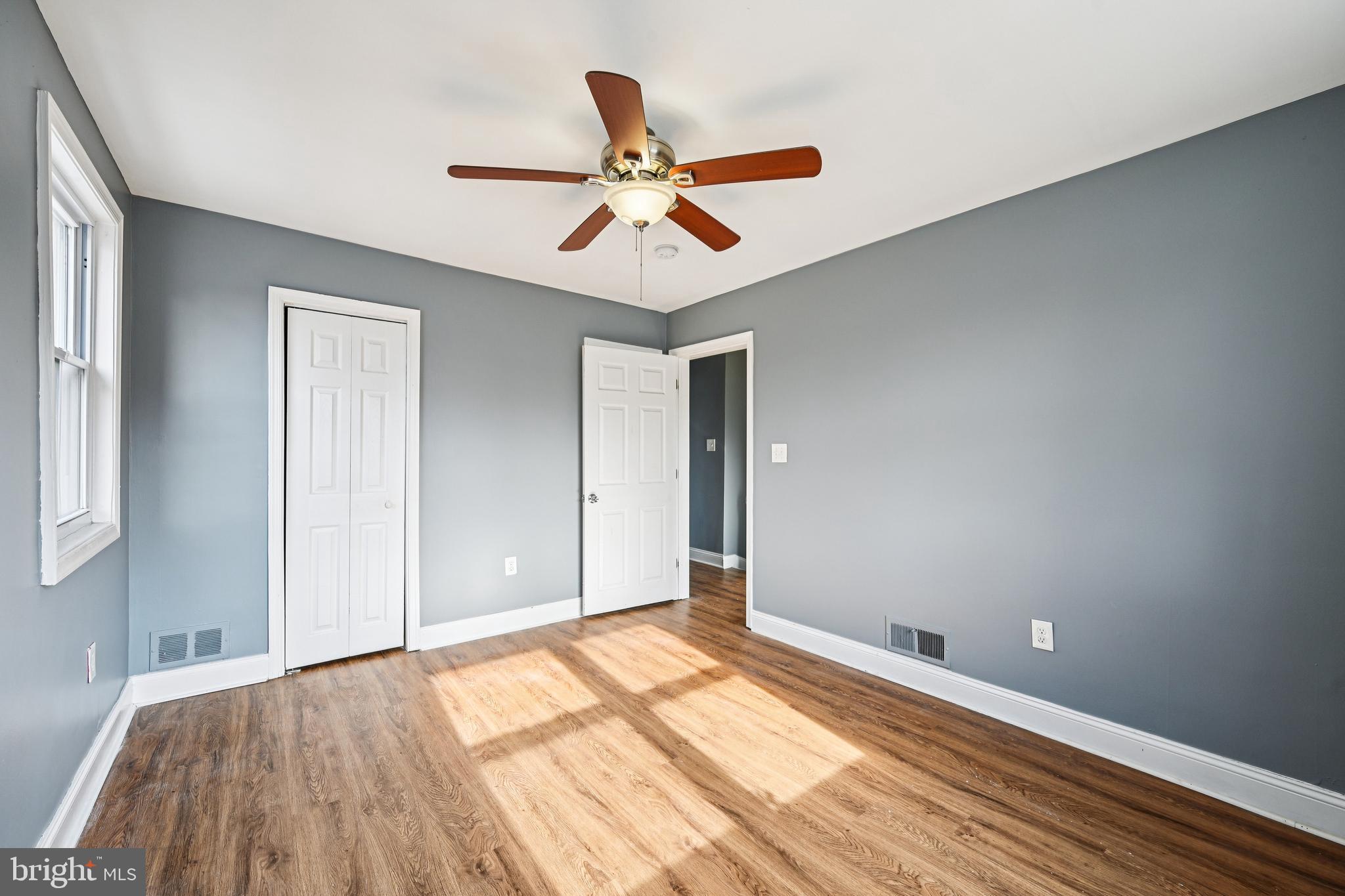 TEN HILLS - Residential