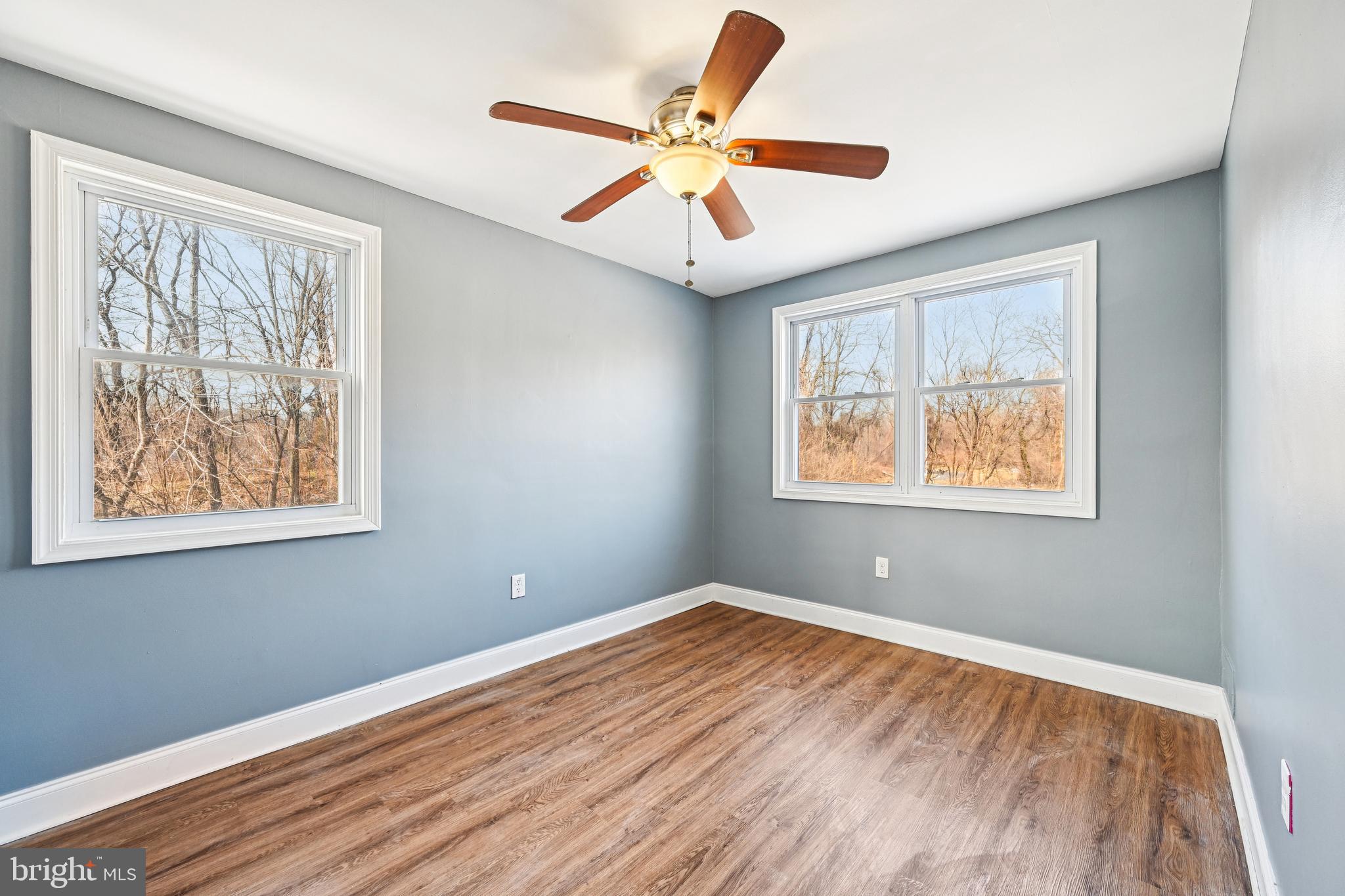 TEN HILLS - Residential