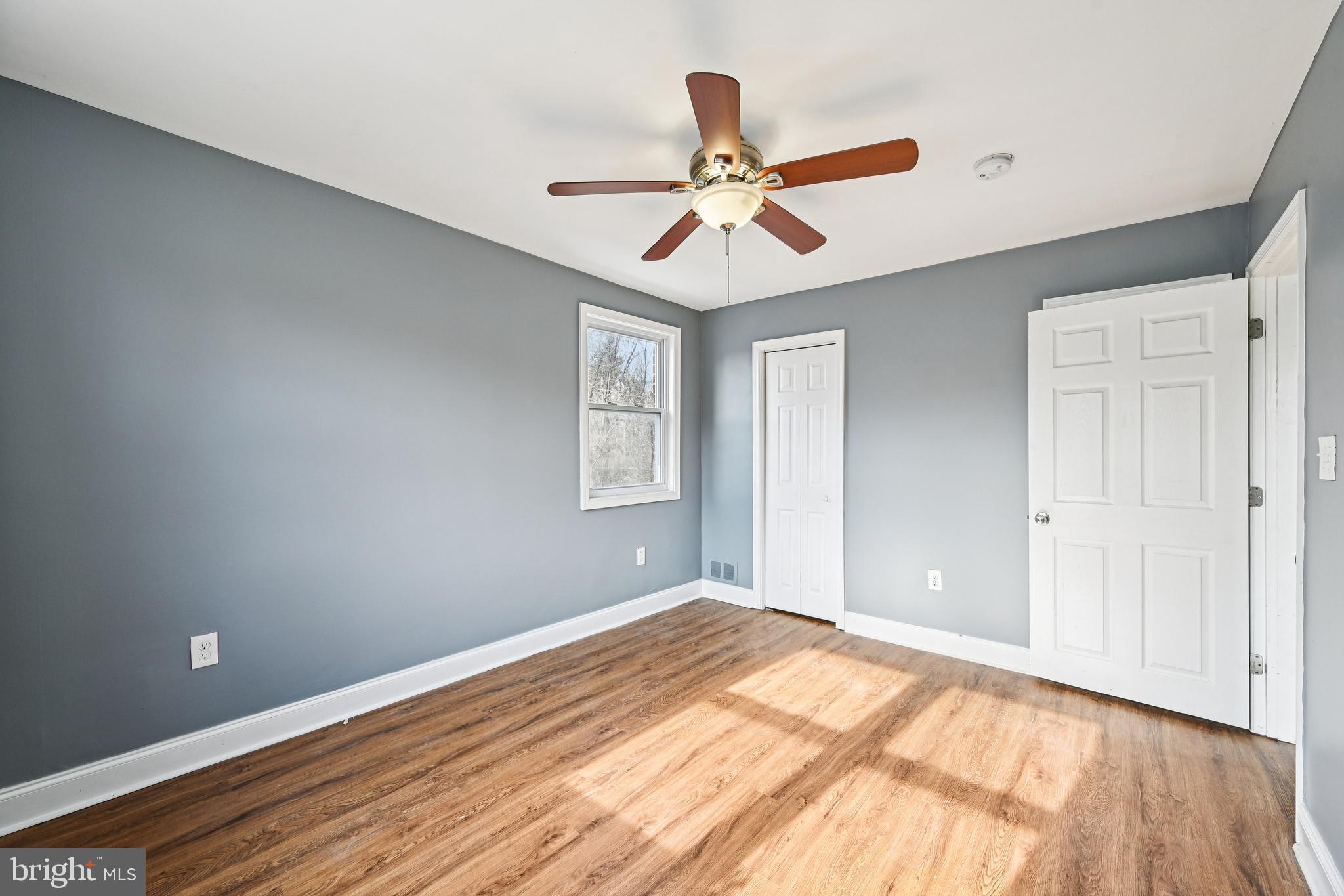 TEN HILLS - Residential