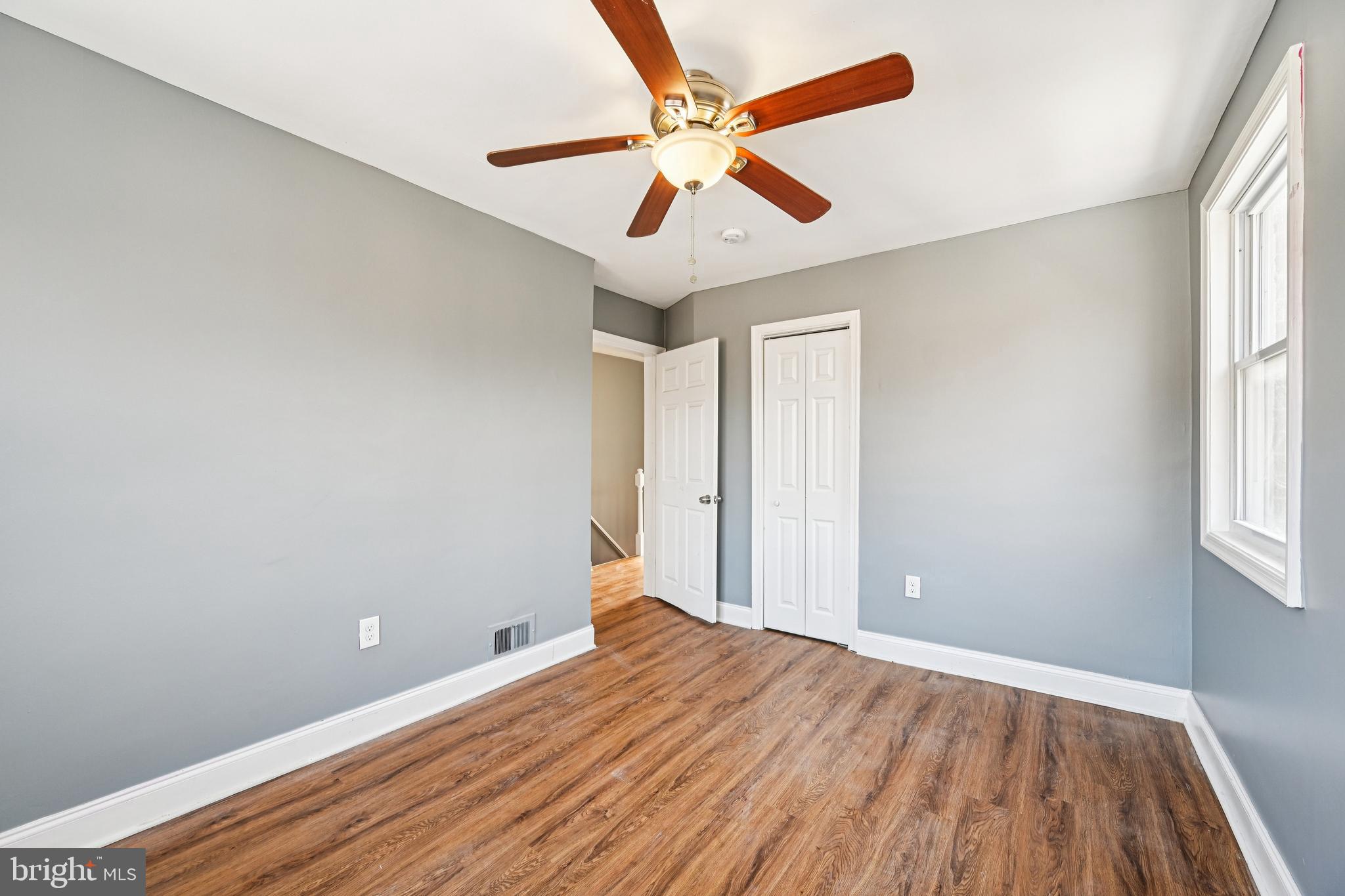 TEN HILLS - Residential