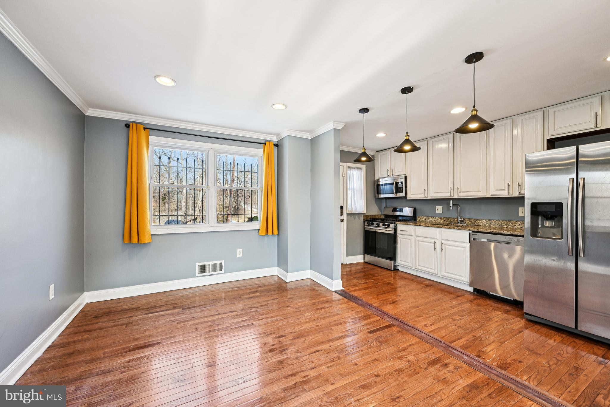 TEN HILLS - Residential