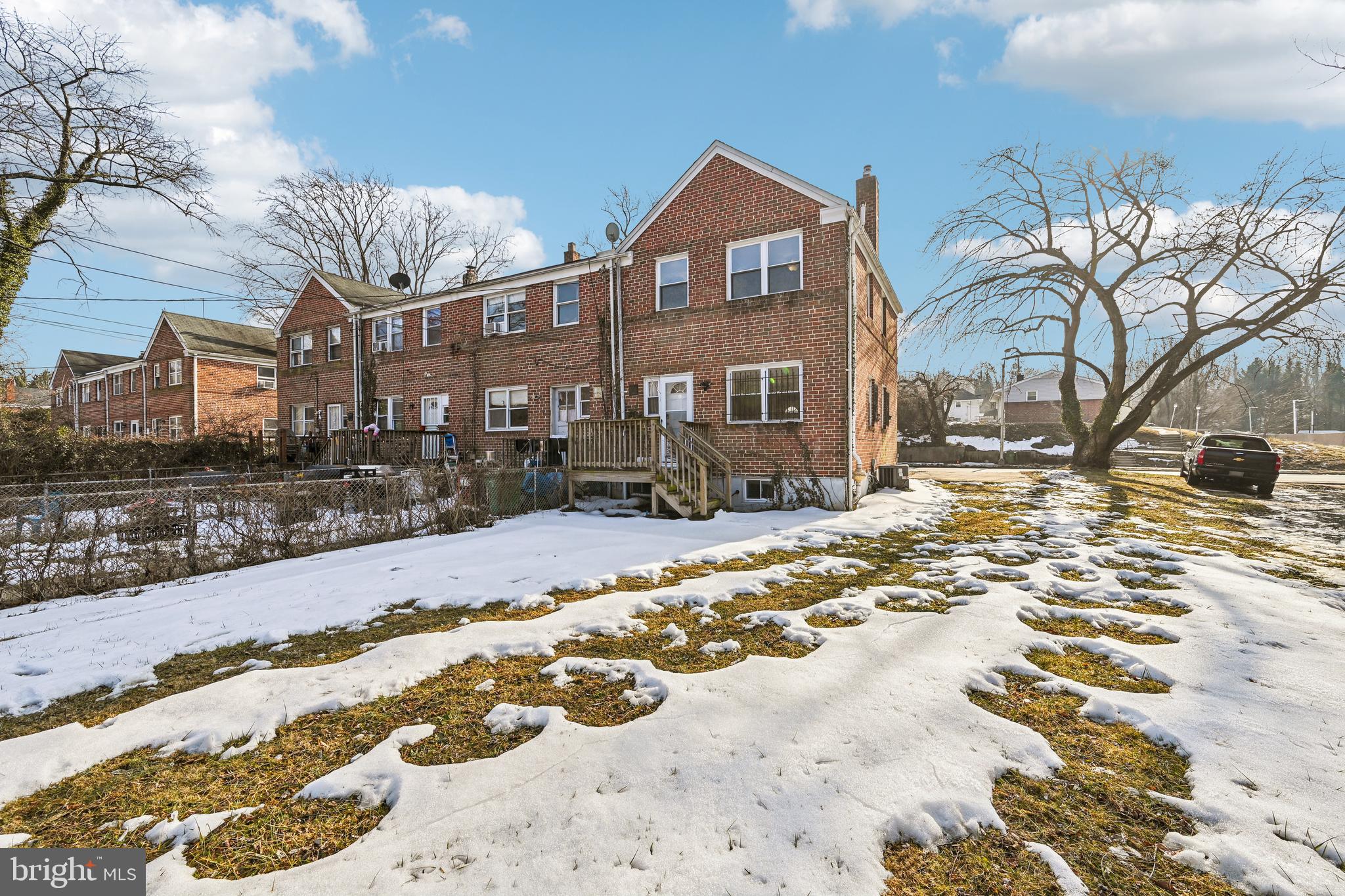 TEN HILLS - Residential