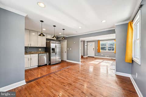 Townhouse For Sale - 1215 Cooks Lane<br/> BALTIMORE, MD 21229