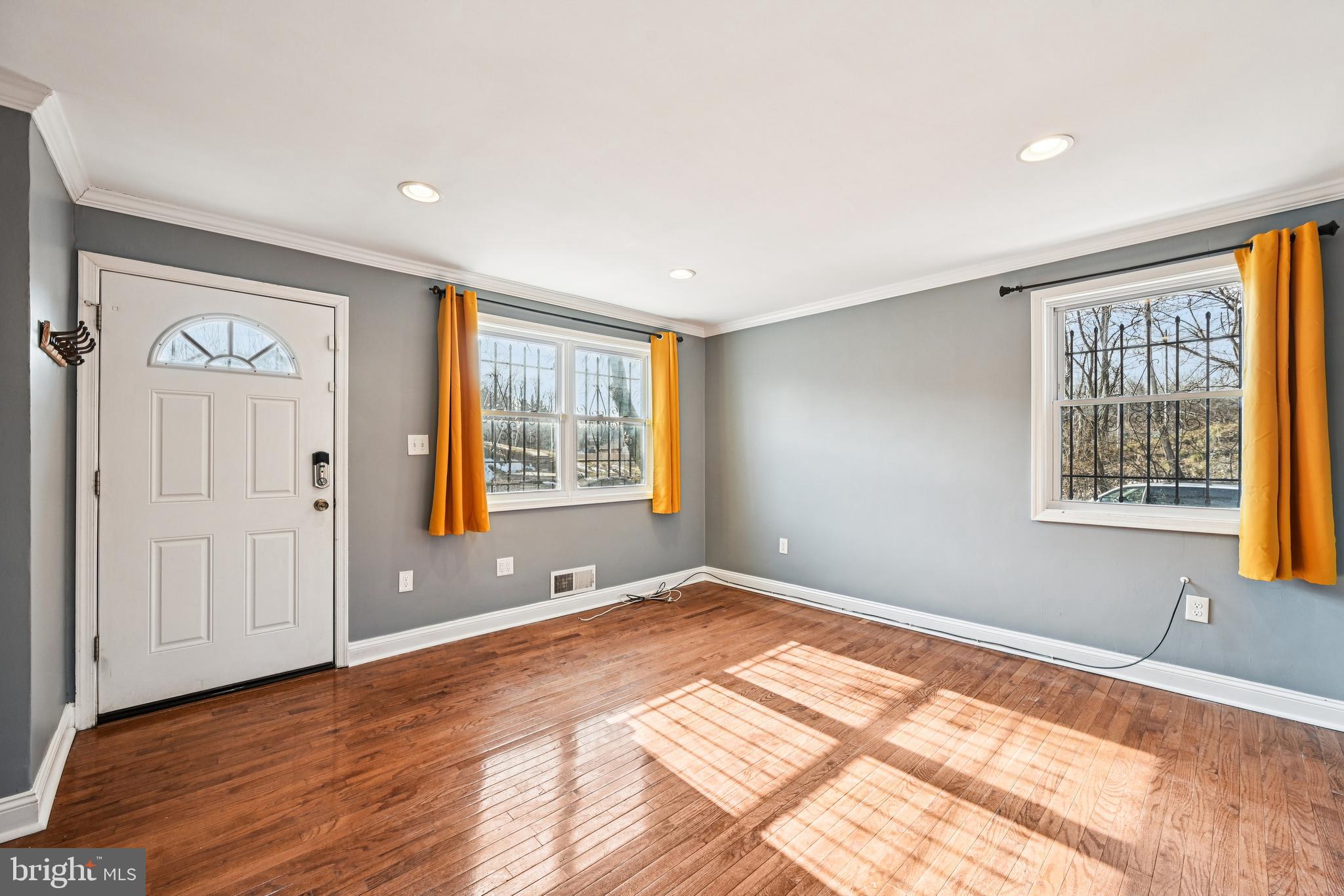 TEN HILLS - Residential