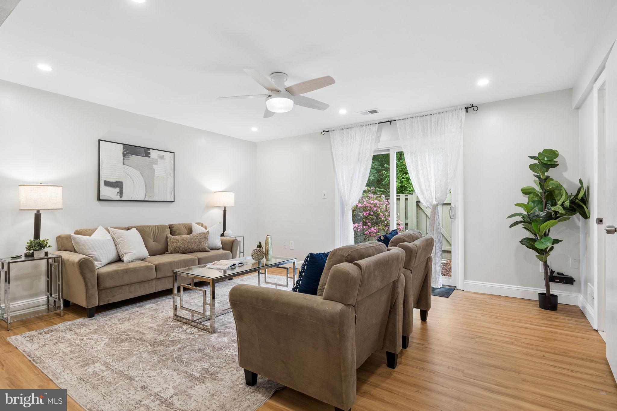RESTON - Residential