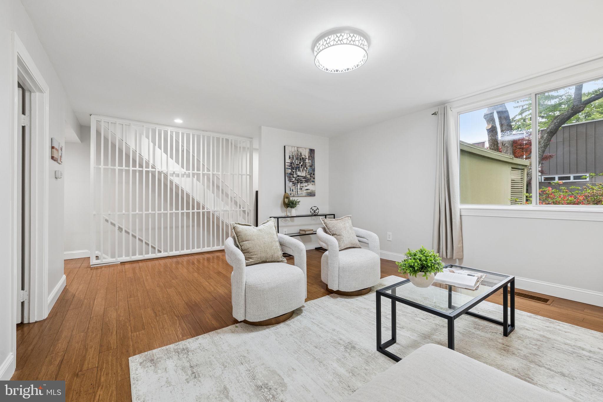 RESTON - Residential