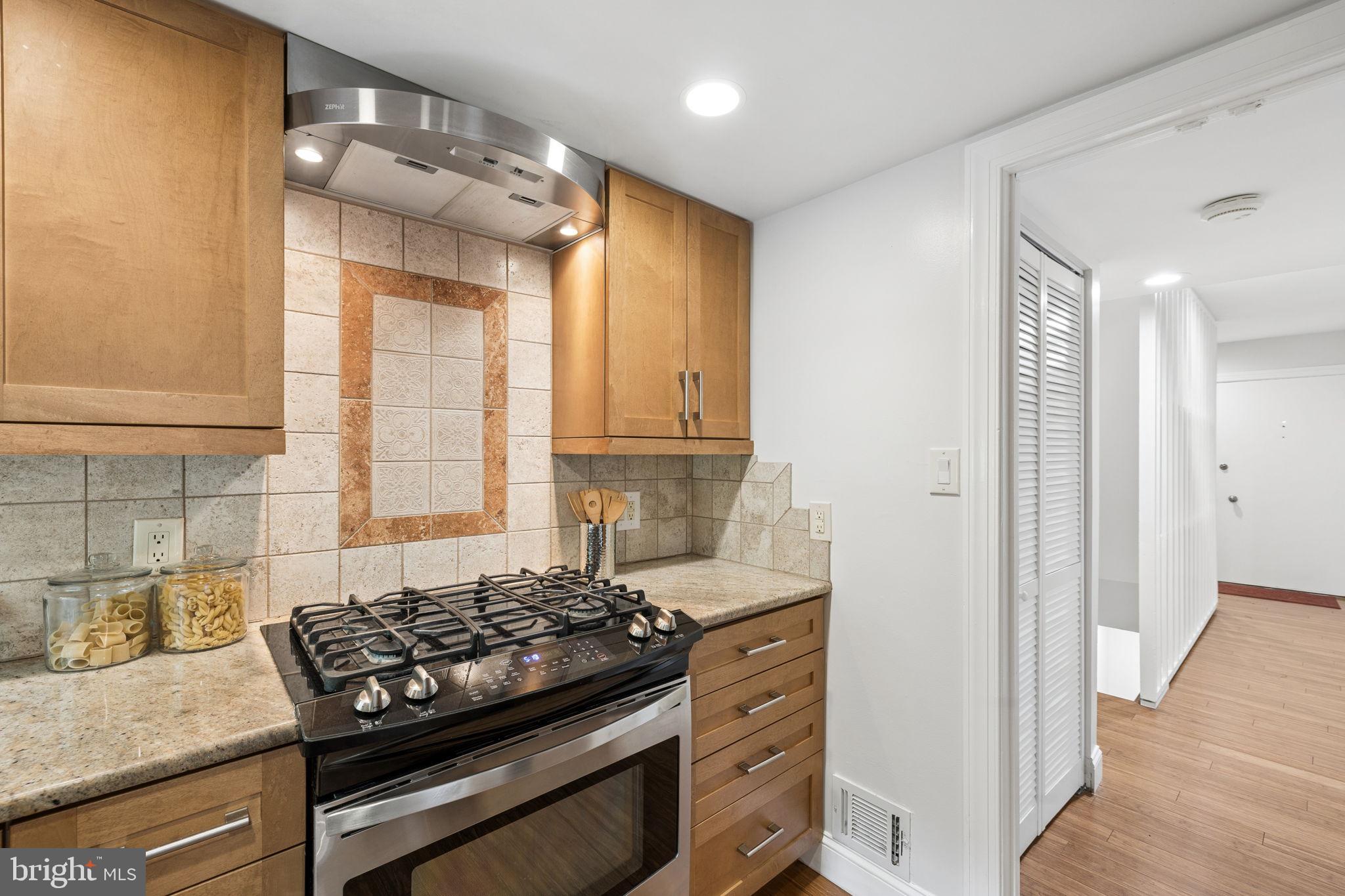 RESTON - Residential