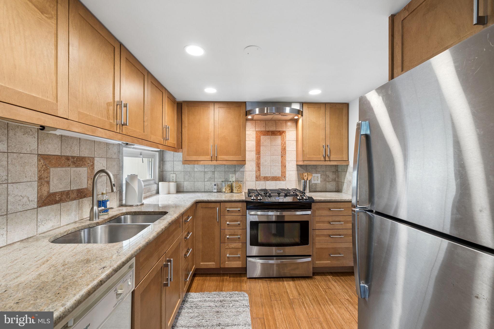 RESTON - Residential