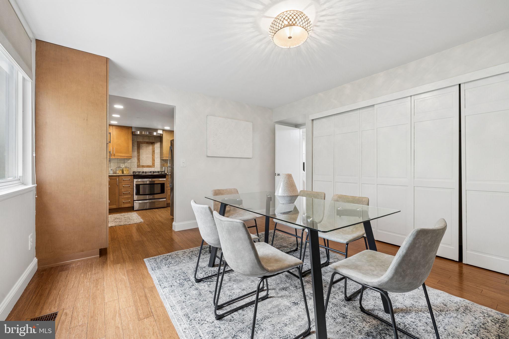 RESTON - Residential