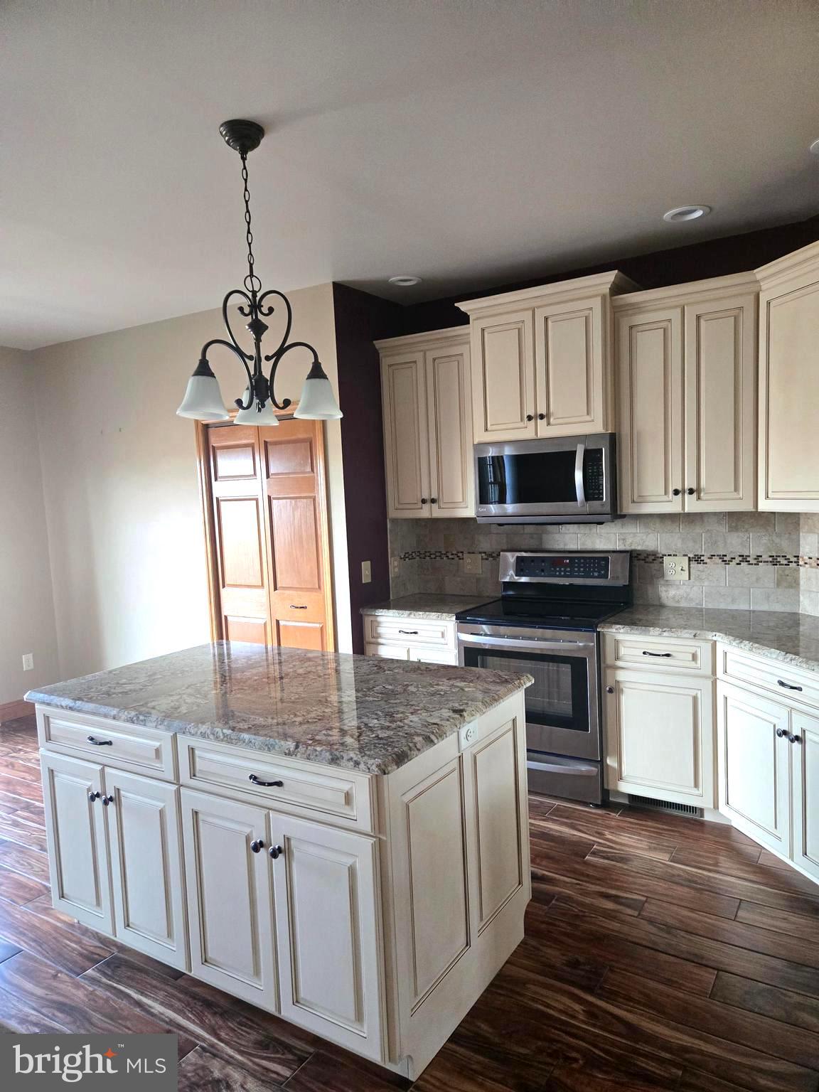 FOOTHILLS OF KENSINGTON - Residential