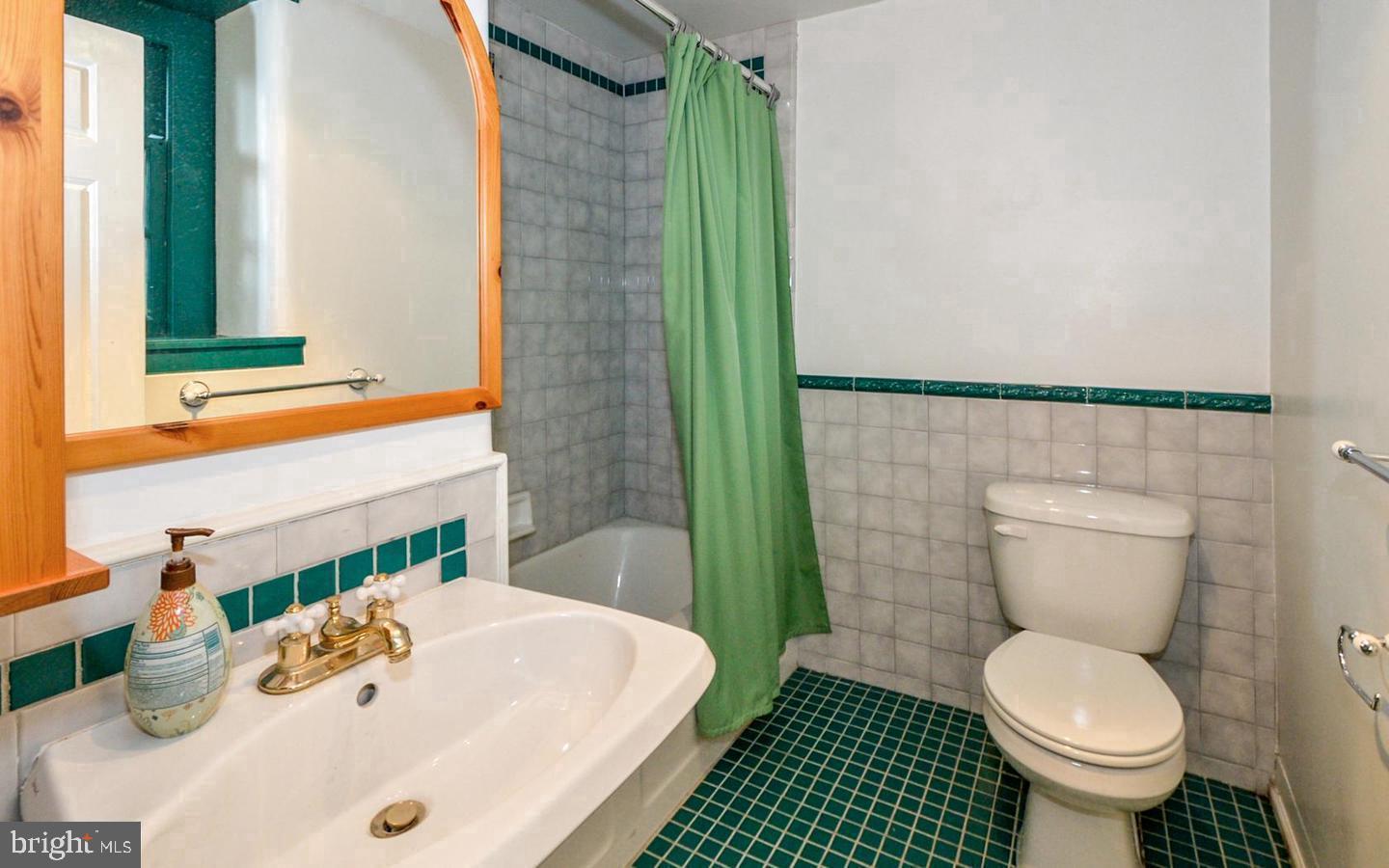 GLADWYNE - Residential Lease