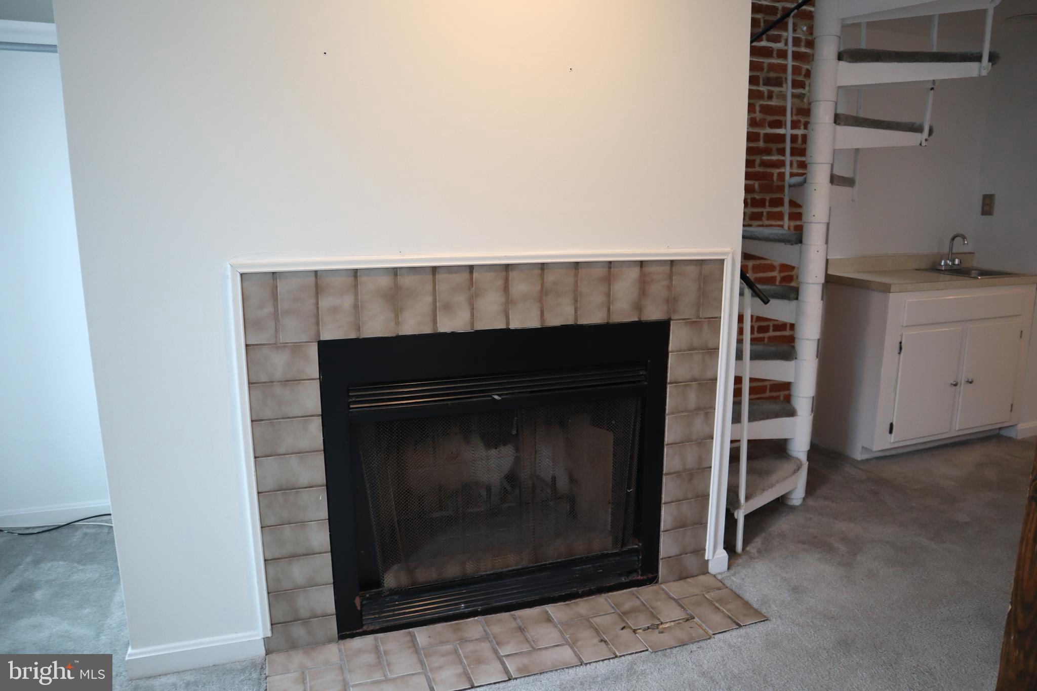 FEDERAL HILL HISTORIC DISTRICT - Residential Lease