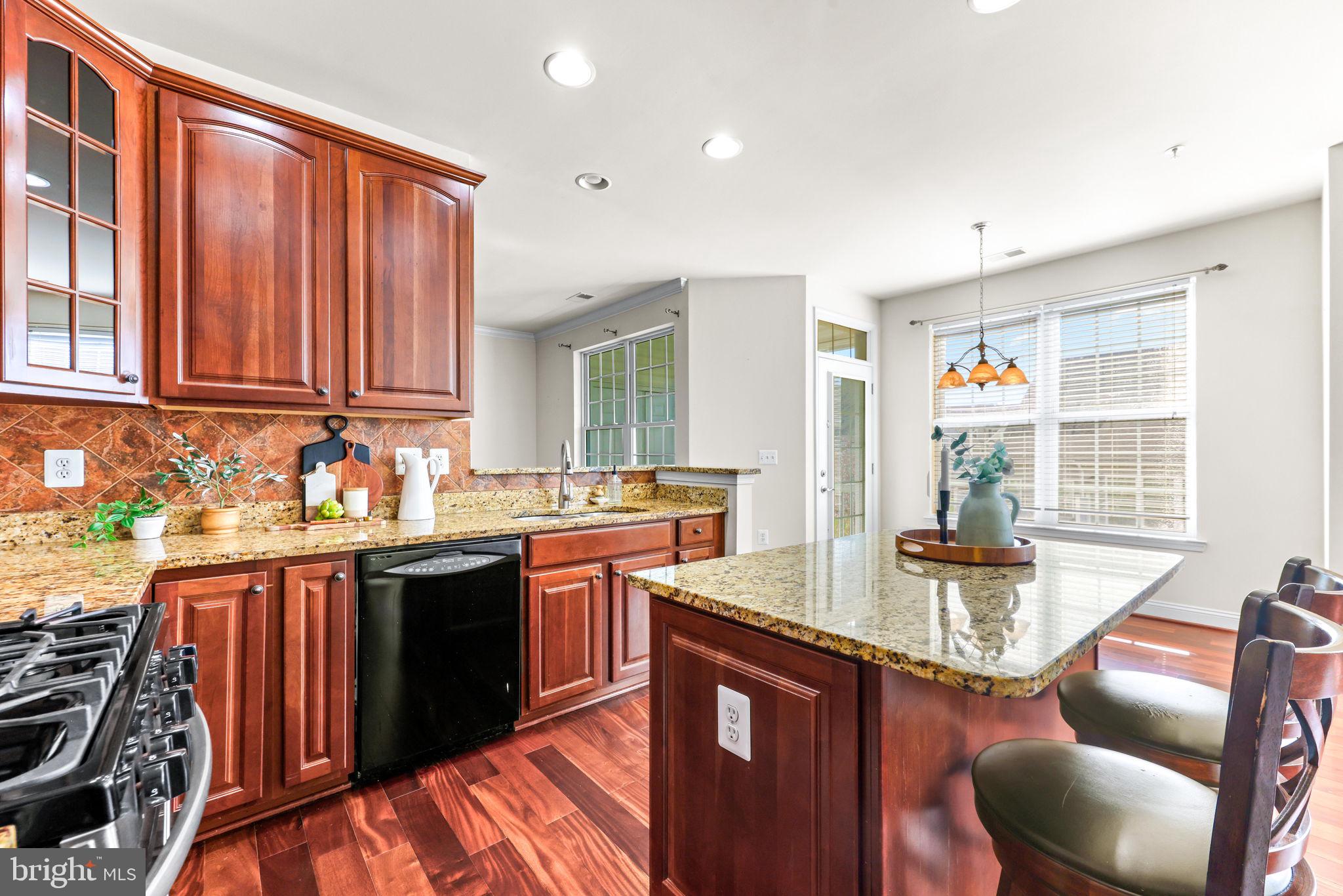 EMERALD HILLS - Residential