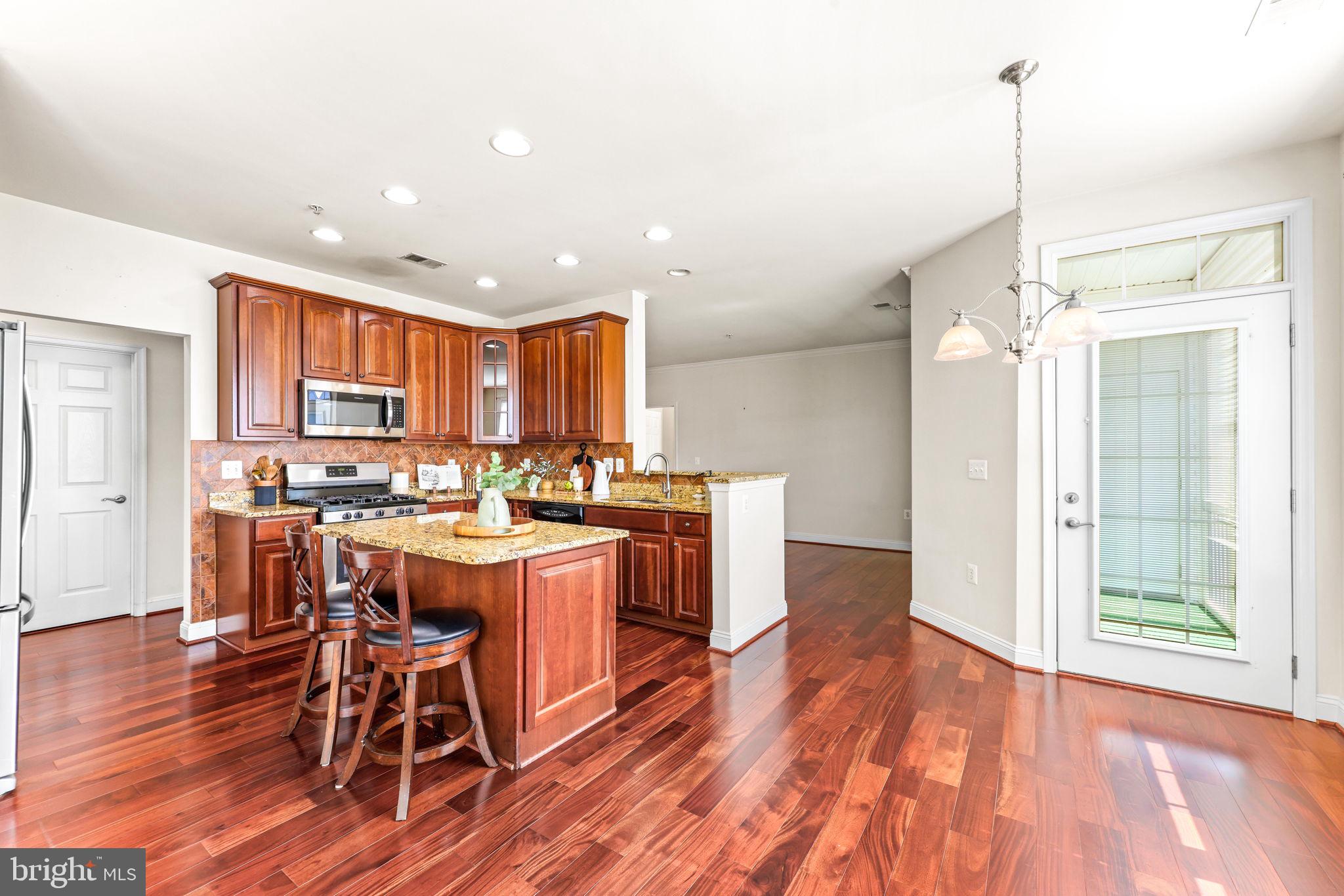 EMERALD HILLS - Residential