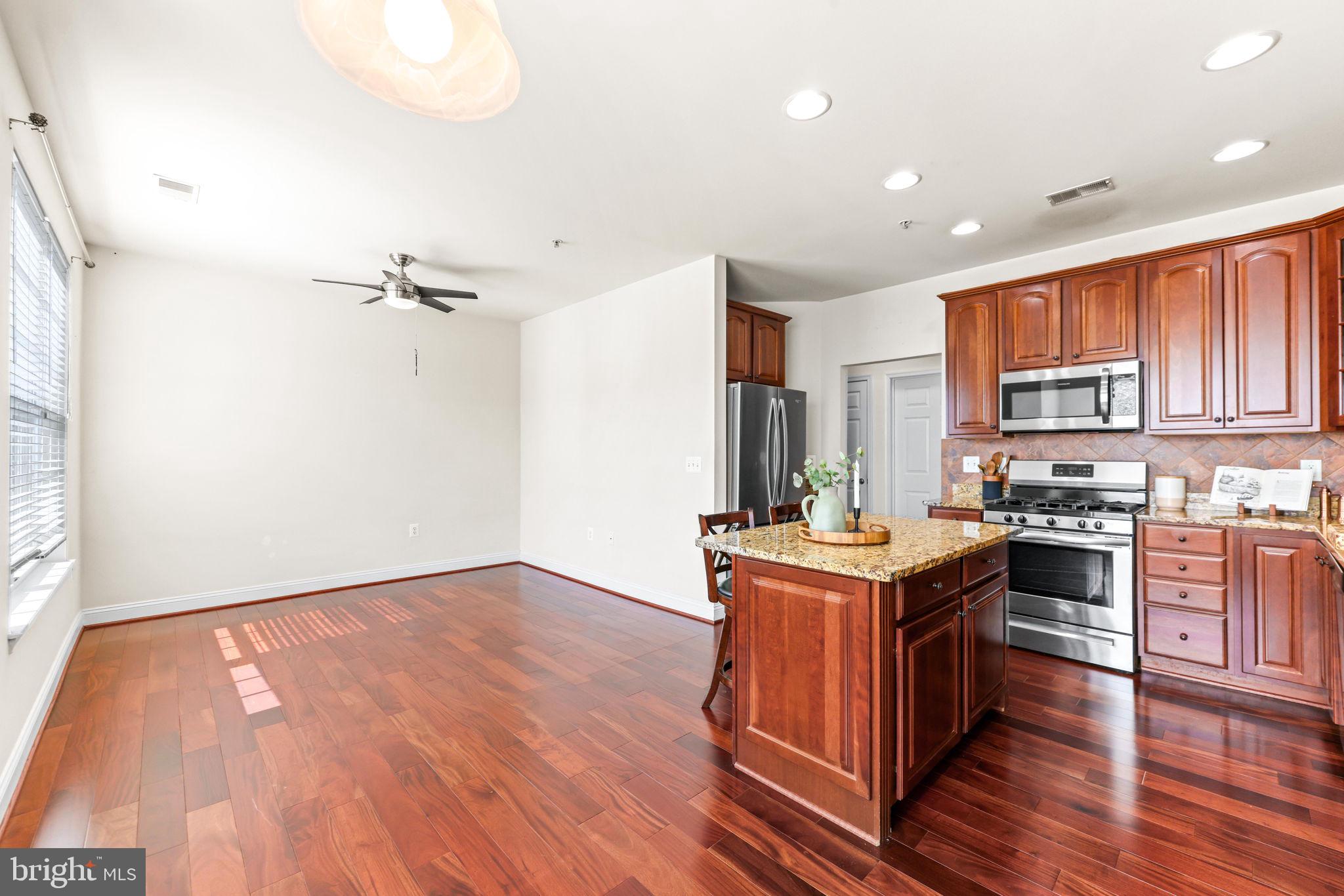 EMERALD HILLS - Residential