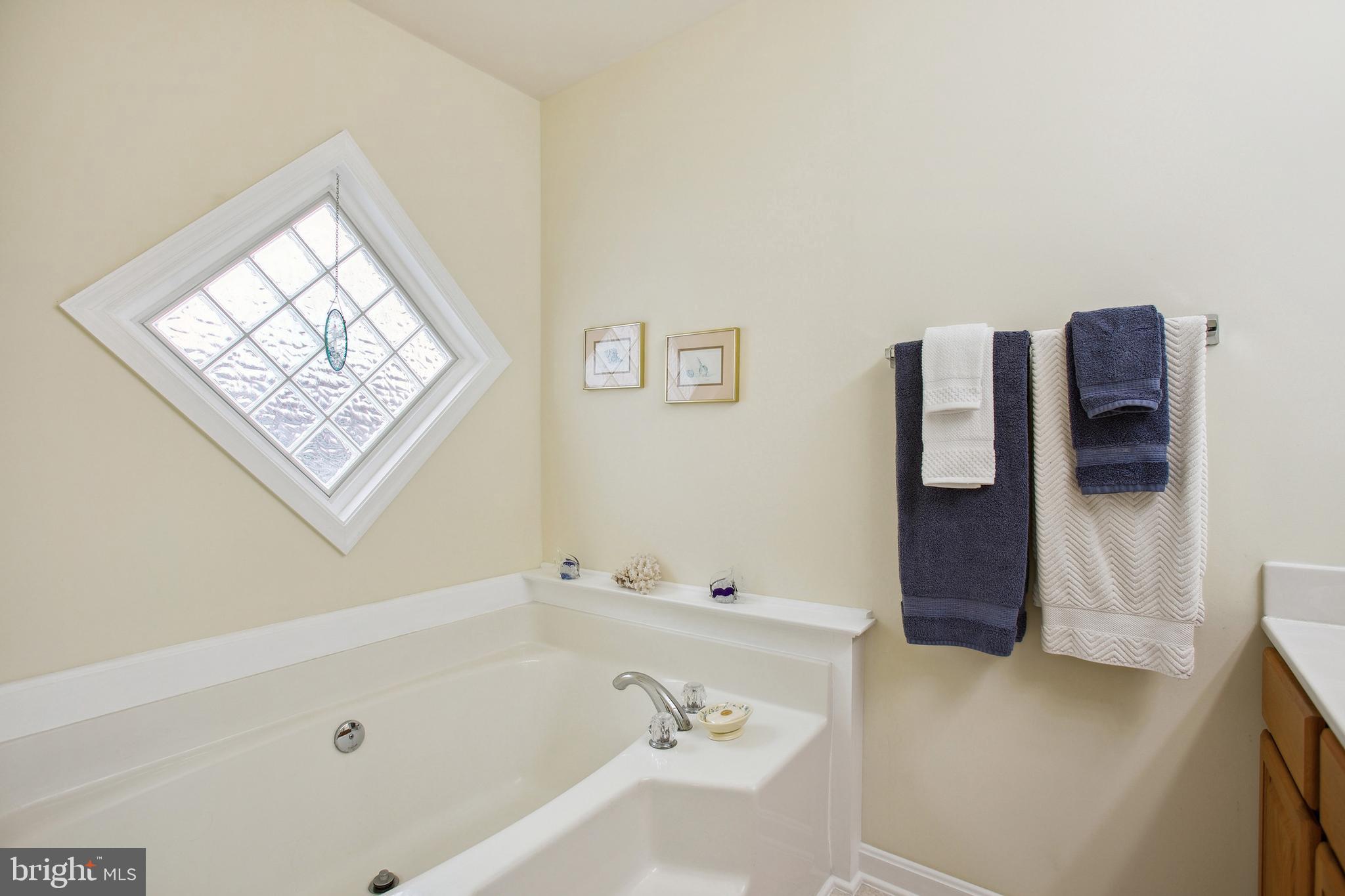 FAIRVIEW VILLAGE - Residential Lease