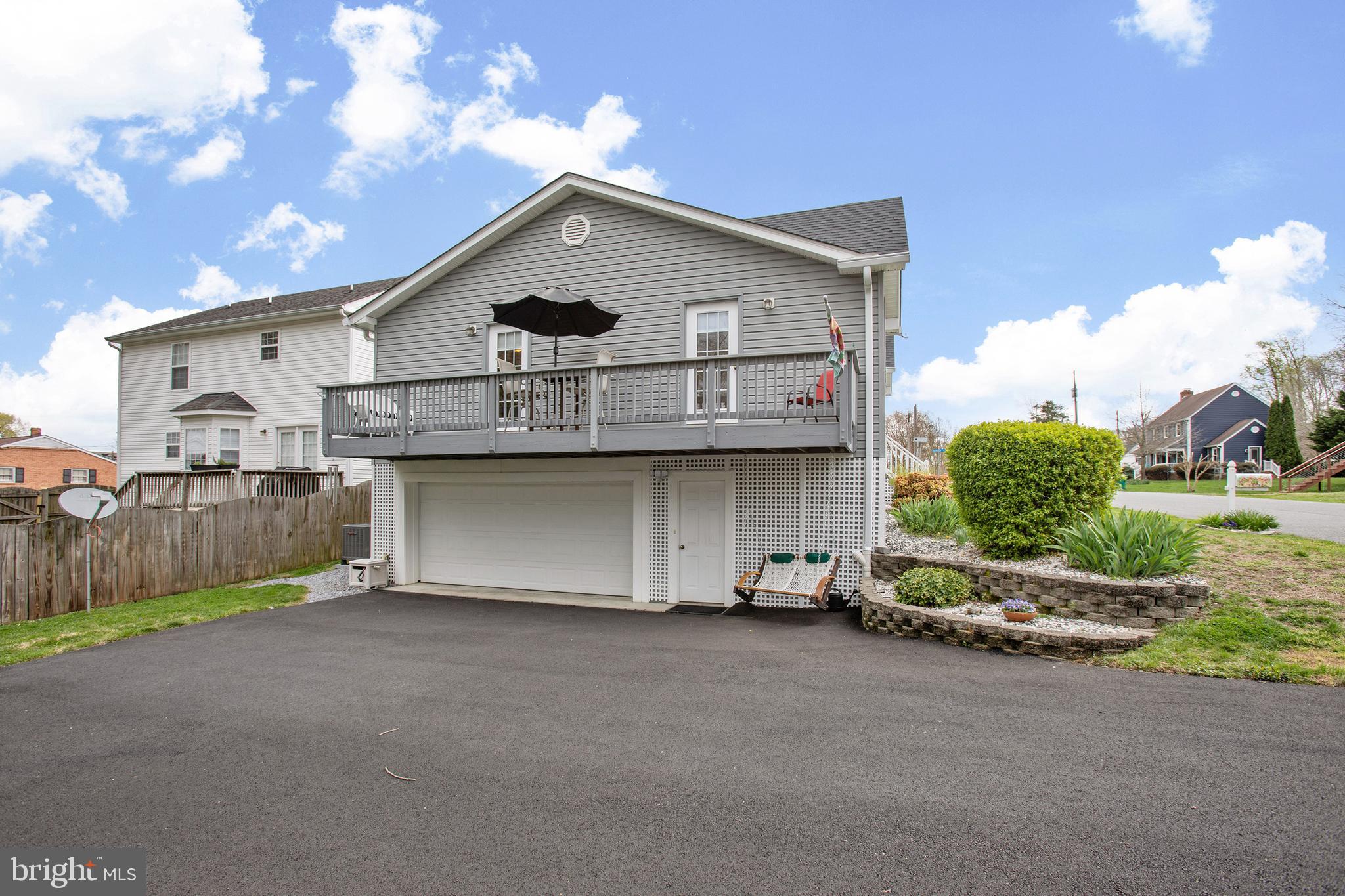 FAIRVIEW VILLAGE - Residential Lease