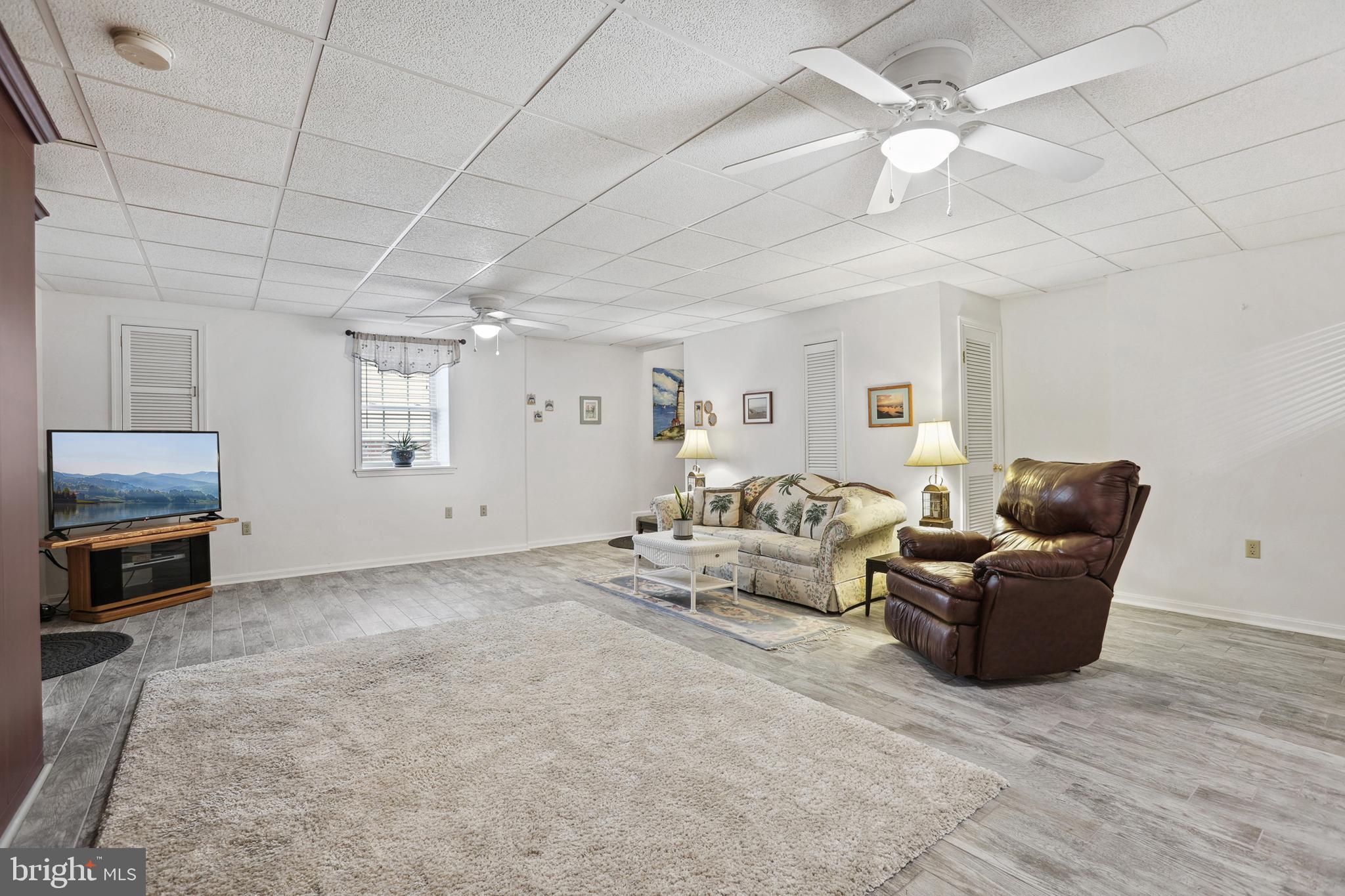 FAIRVIEW VILLAGE - Residential Lease